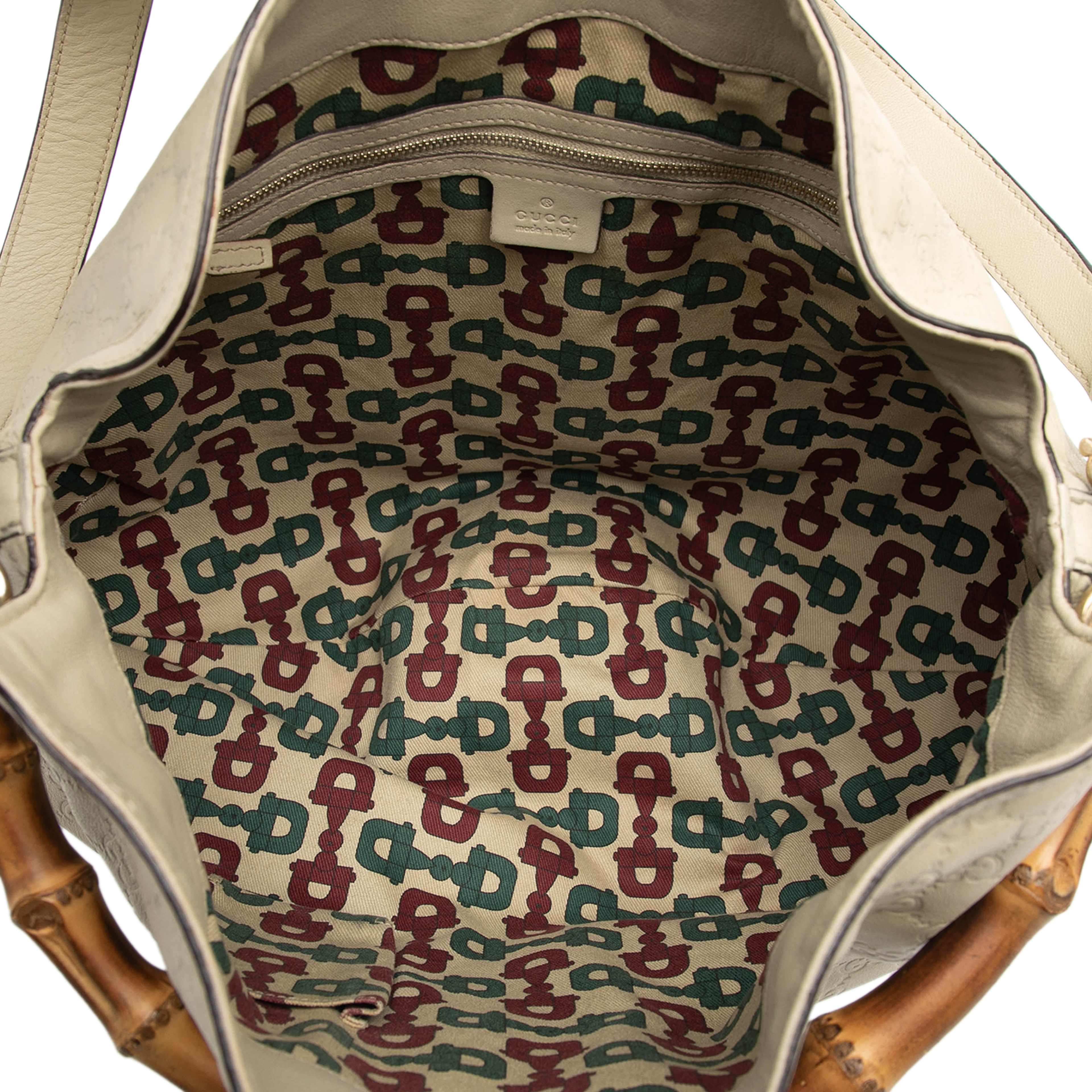 Gucci Guccissima Peggy Bamboo Satchel, från Luxclusif, i färgen light beige. Klicka för att öppna bilden i stort format