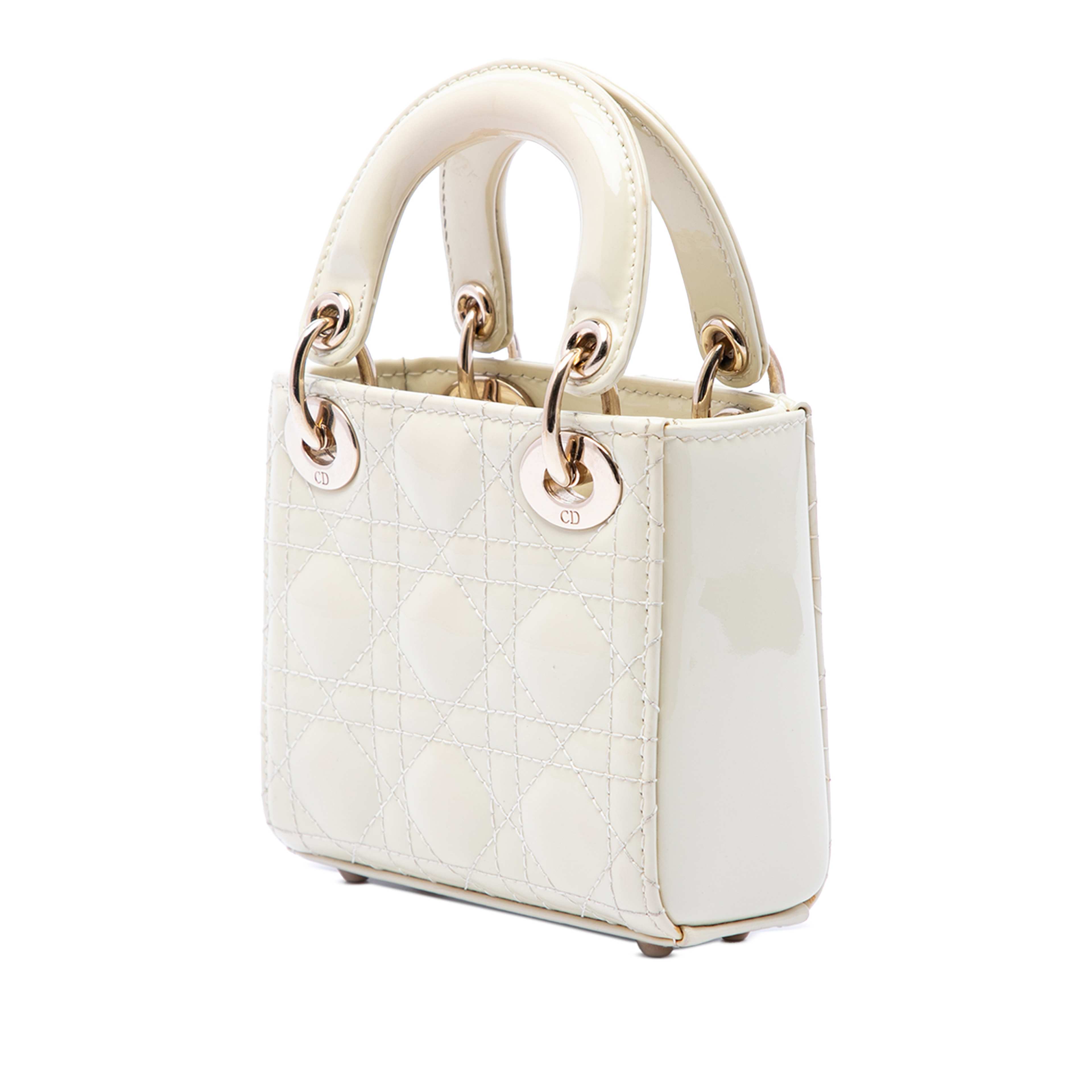 Dior Micro Patent Cannage Lady Dior, från Luxclusif, i färgen vit. Klicka för att öppna bilden i stort format