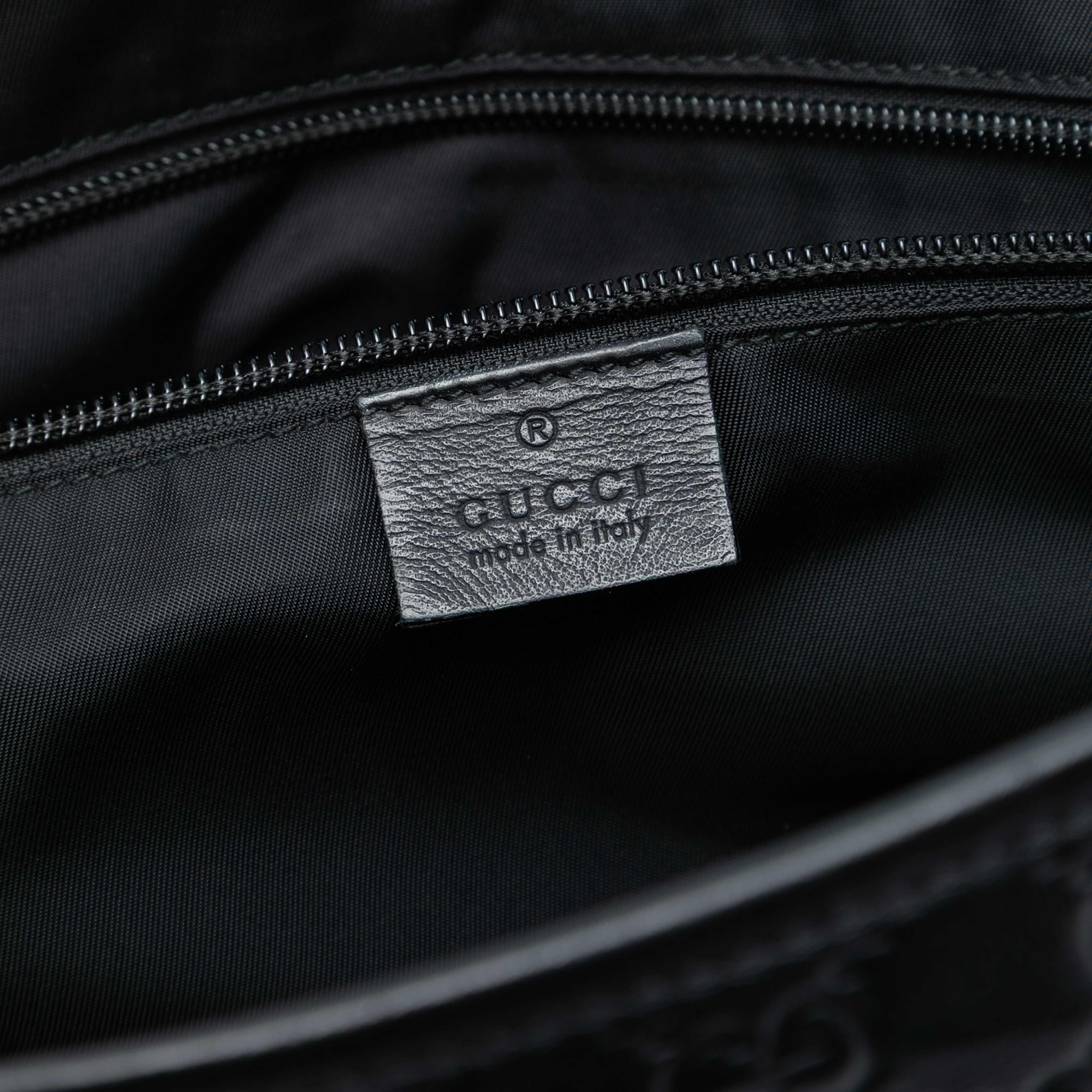 Gucci Guccissima Web Crossbody, från Luxclusif, i färgen black. Klicka för att öppna bilden i stort format