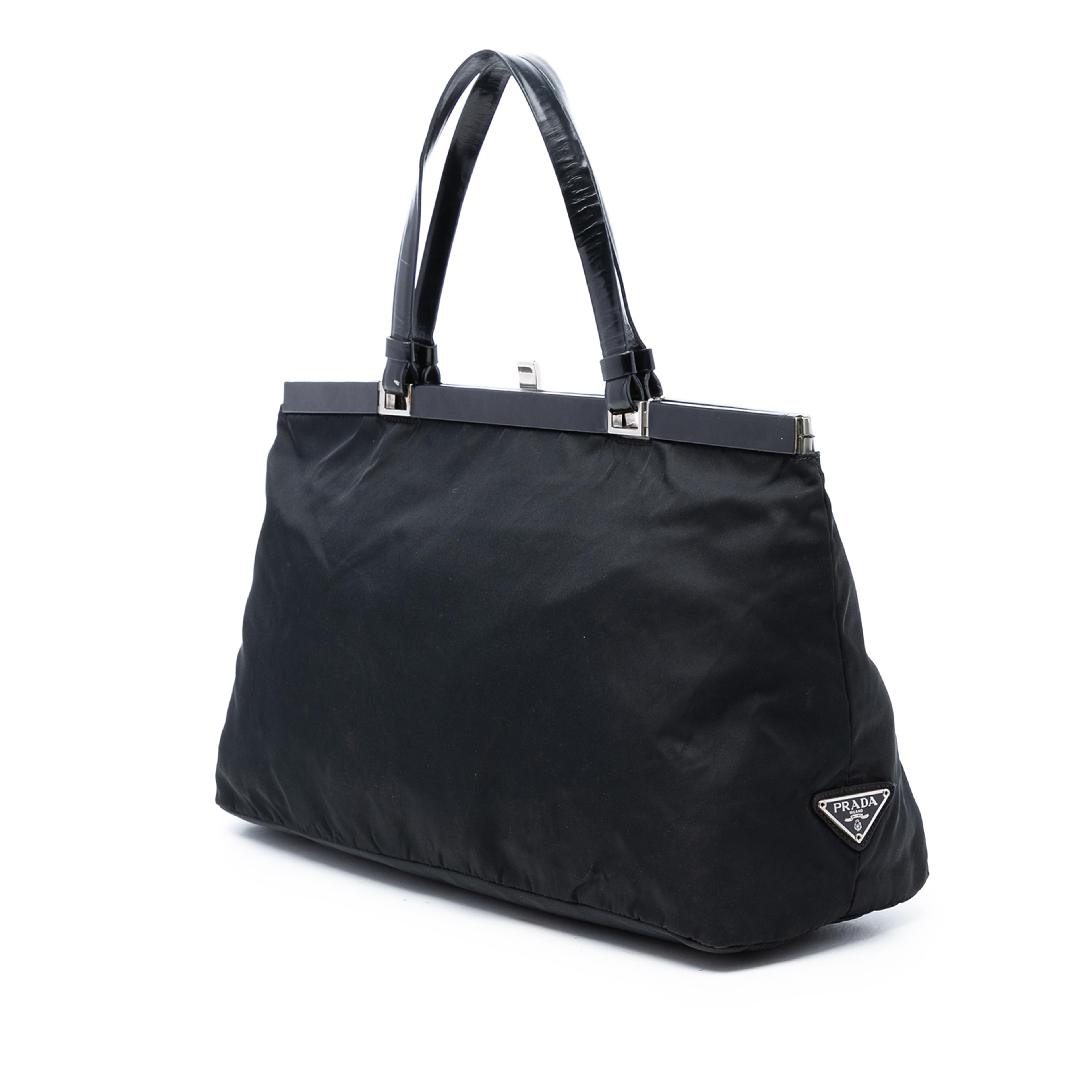 Prada Tessuto Tote, från Luxclusif, i färgen black. Klicka för att öppna bilden i stort format
