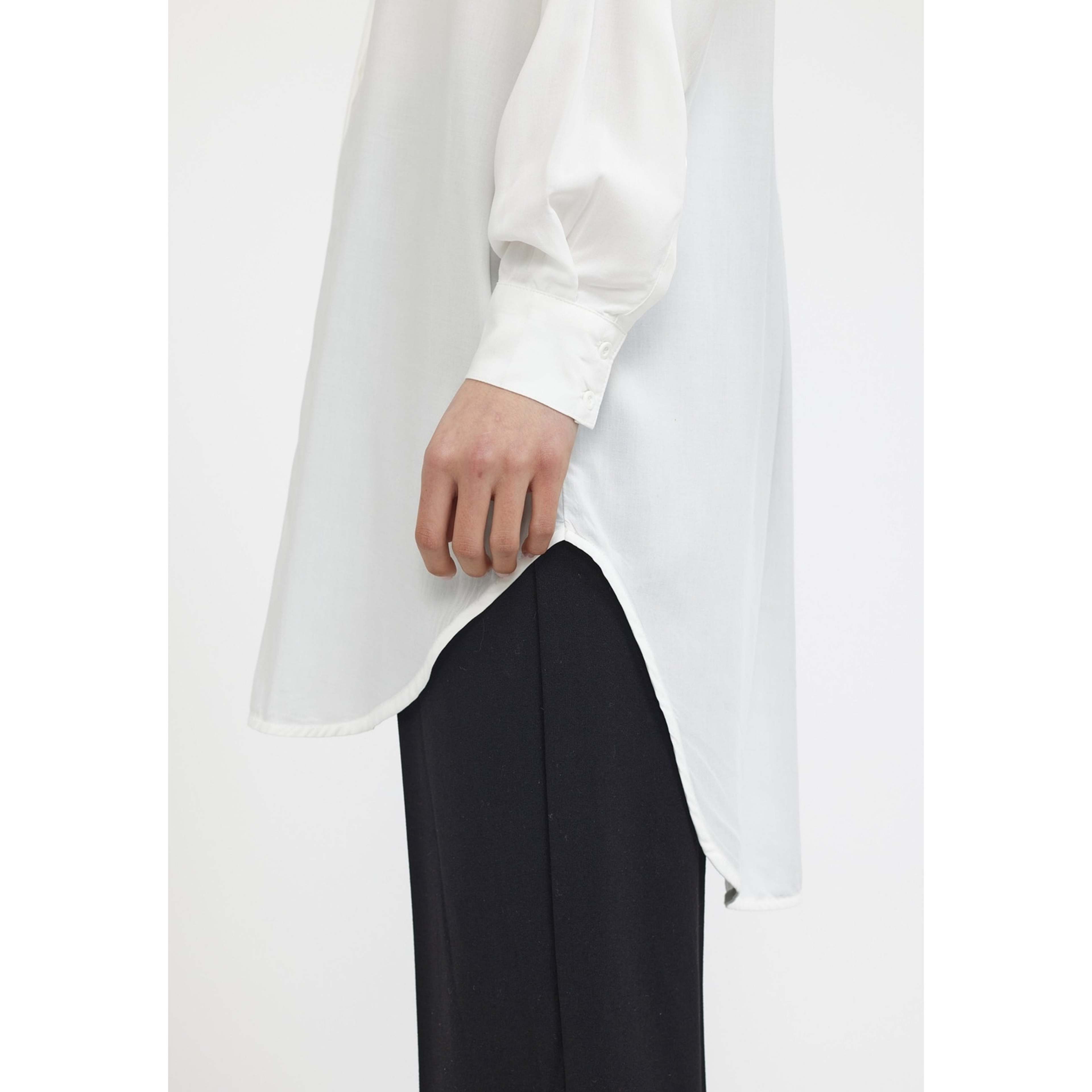 Srabia Midi Skirt, från Soft Rebels, i färgen snow white. Klicka för att öppna bilden i stort format