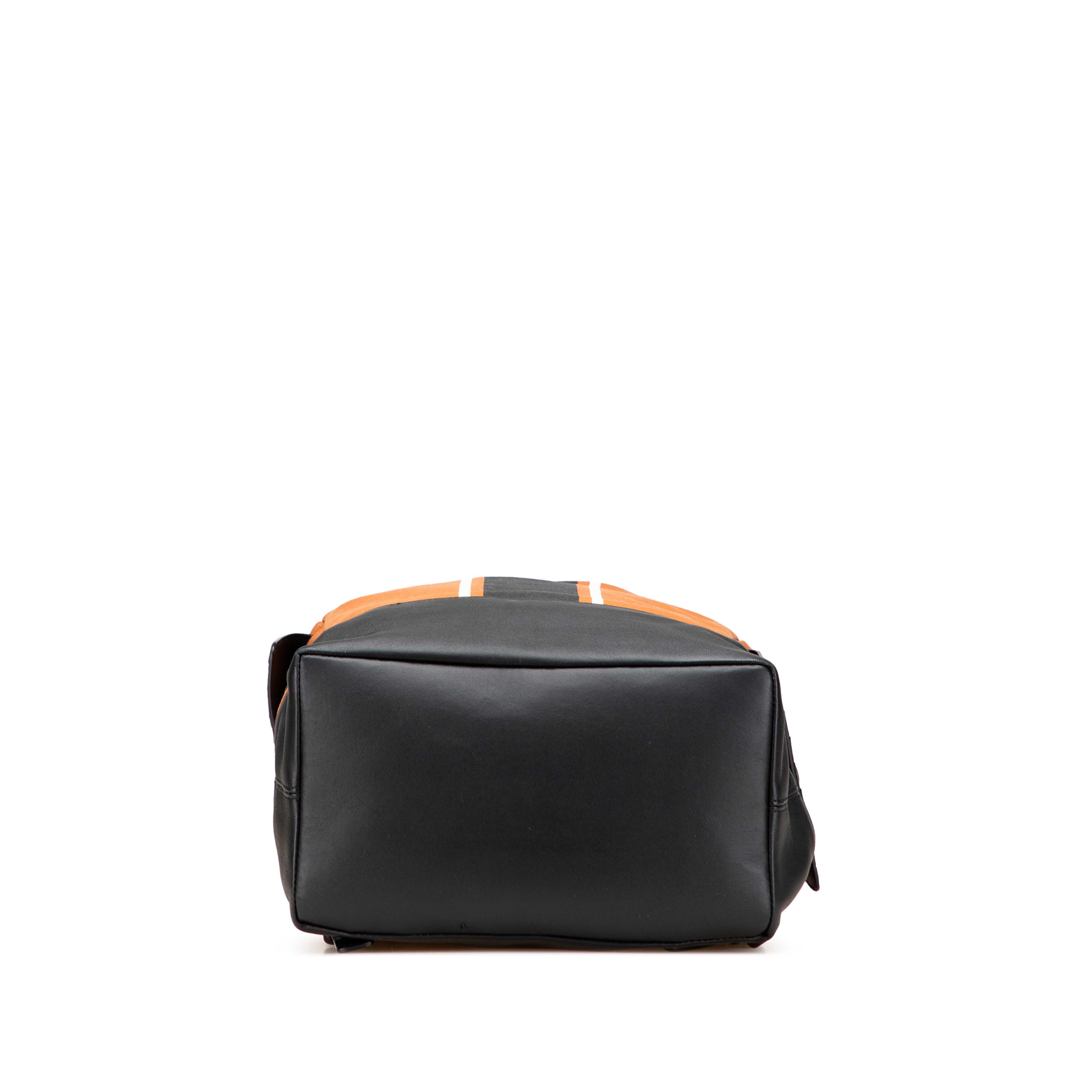 Bottega Veneta Canvas Drawstring Backpack, från Luxclusif, i färgen orange. Klicka för att öppna bilden i stort format