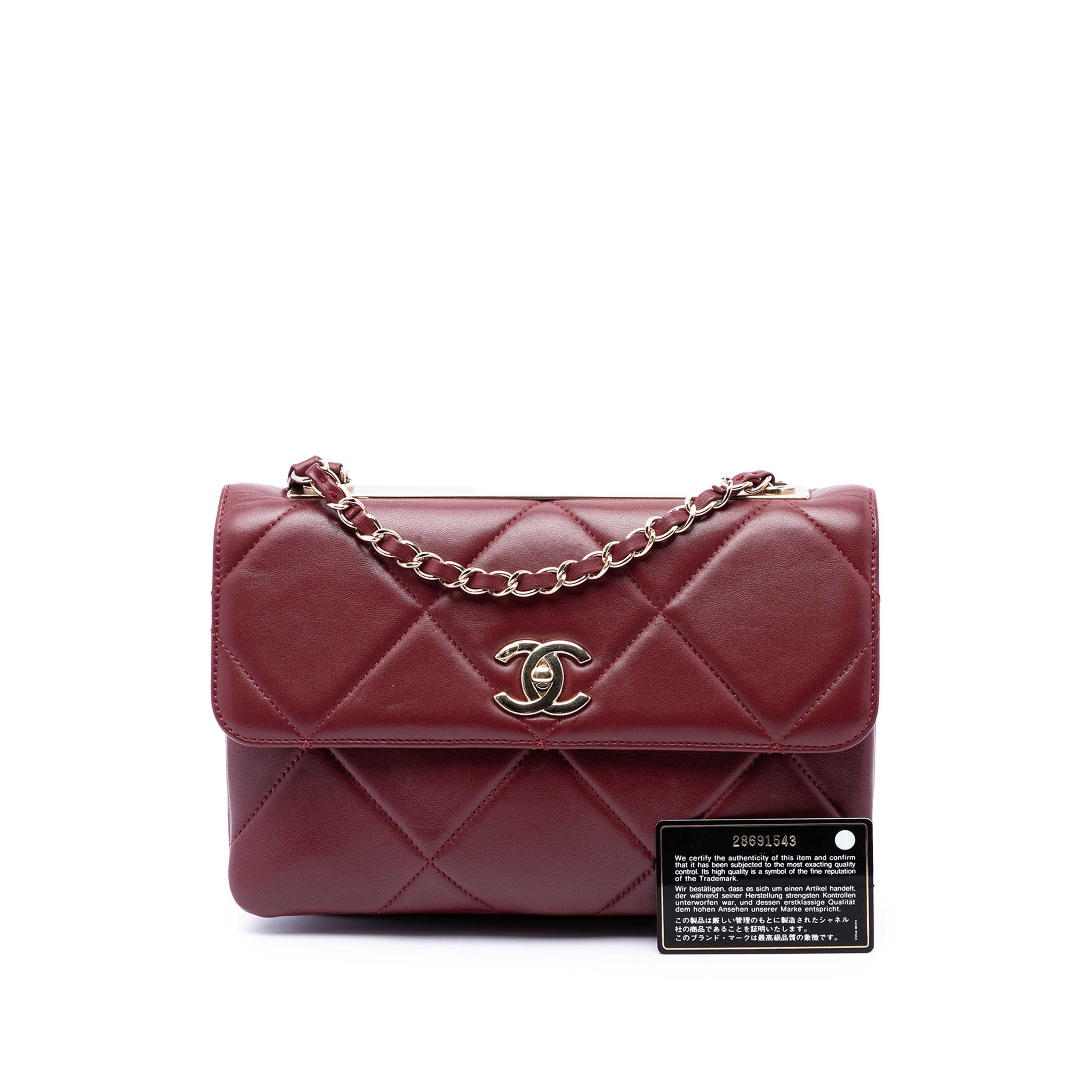 Chanel Quilted Lambskin Trendy Cc Flap, från Luxclusif, i färgen röd. Klicka för att öppna bilden i stort format