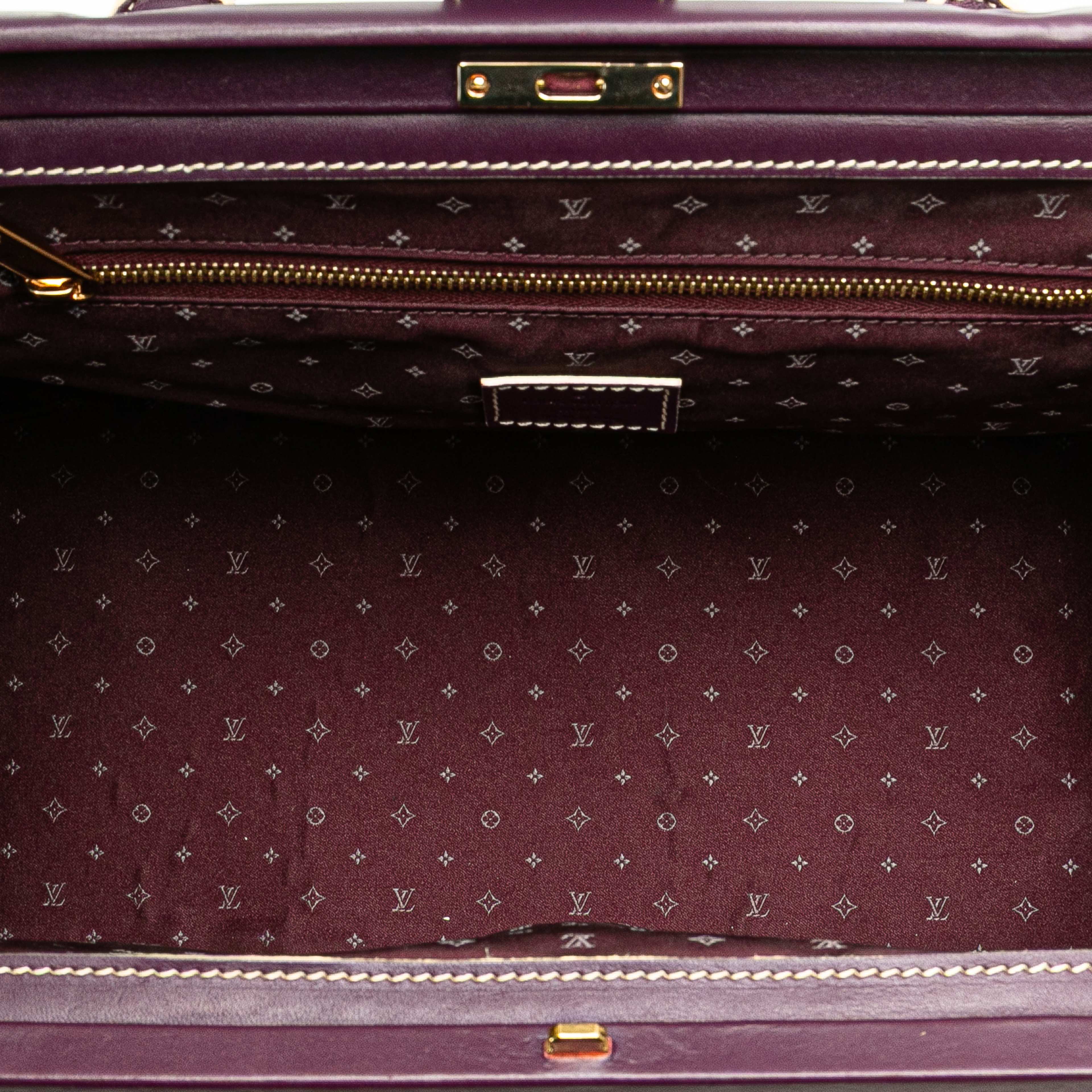 Louis Vuitton Suhali Lingenieux Pm, från Luxclusif, i färgen purple. Klicka för att öppna bilden i stort format