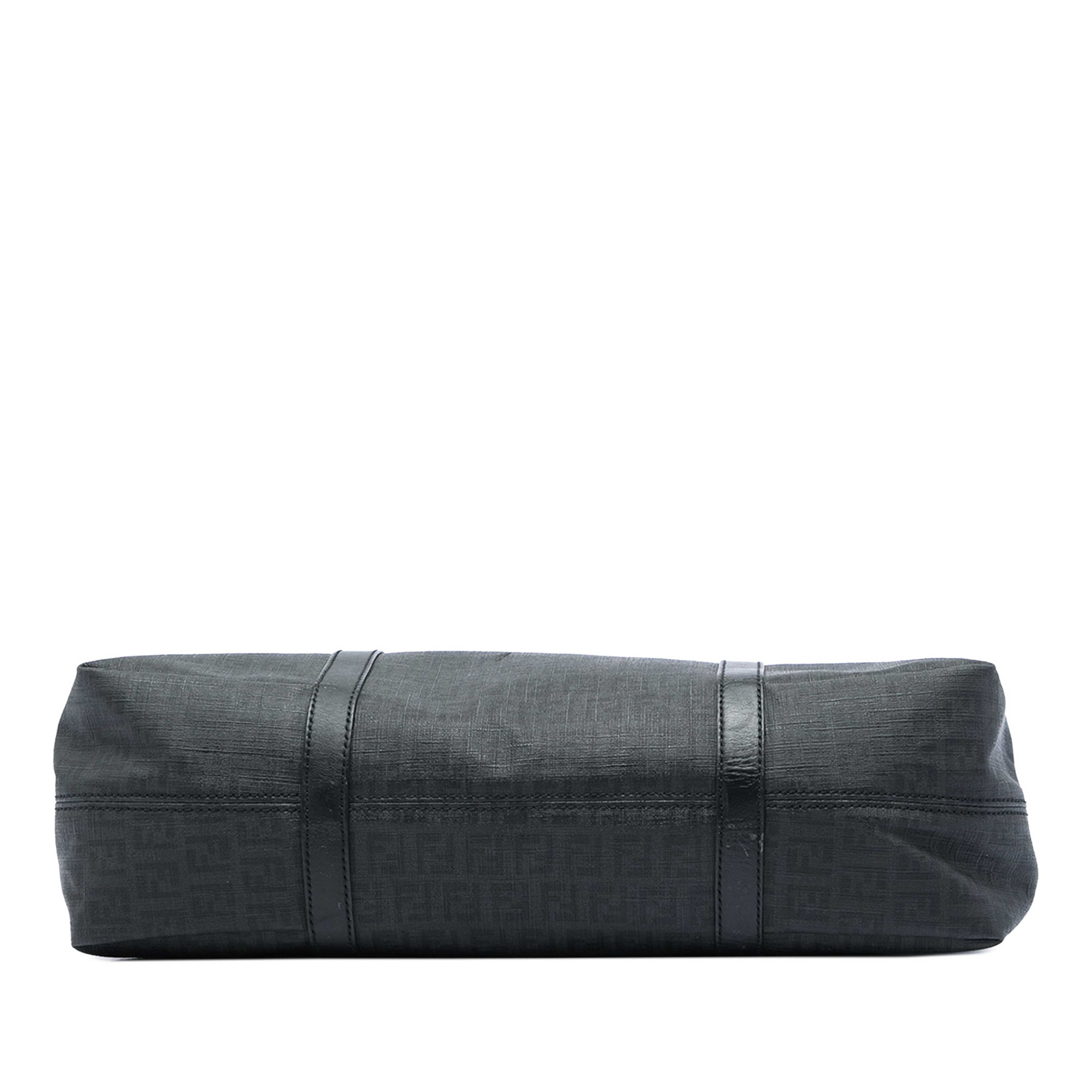 Fendi Zucchino Coated Canvas Tote, från Luxclusif, i färgen svart. Klicka för att öppna bilden i stort format