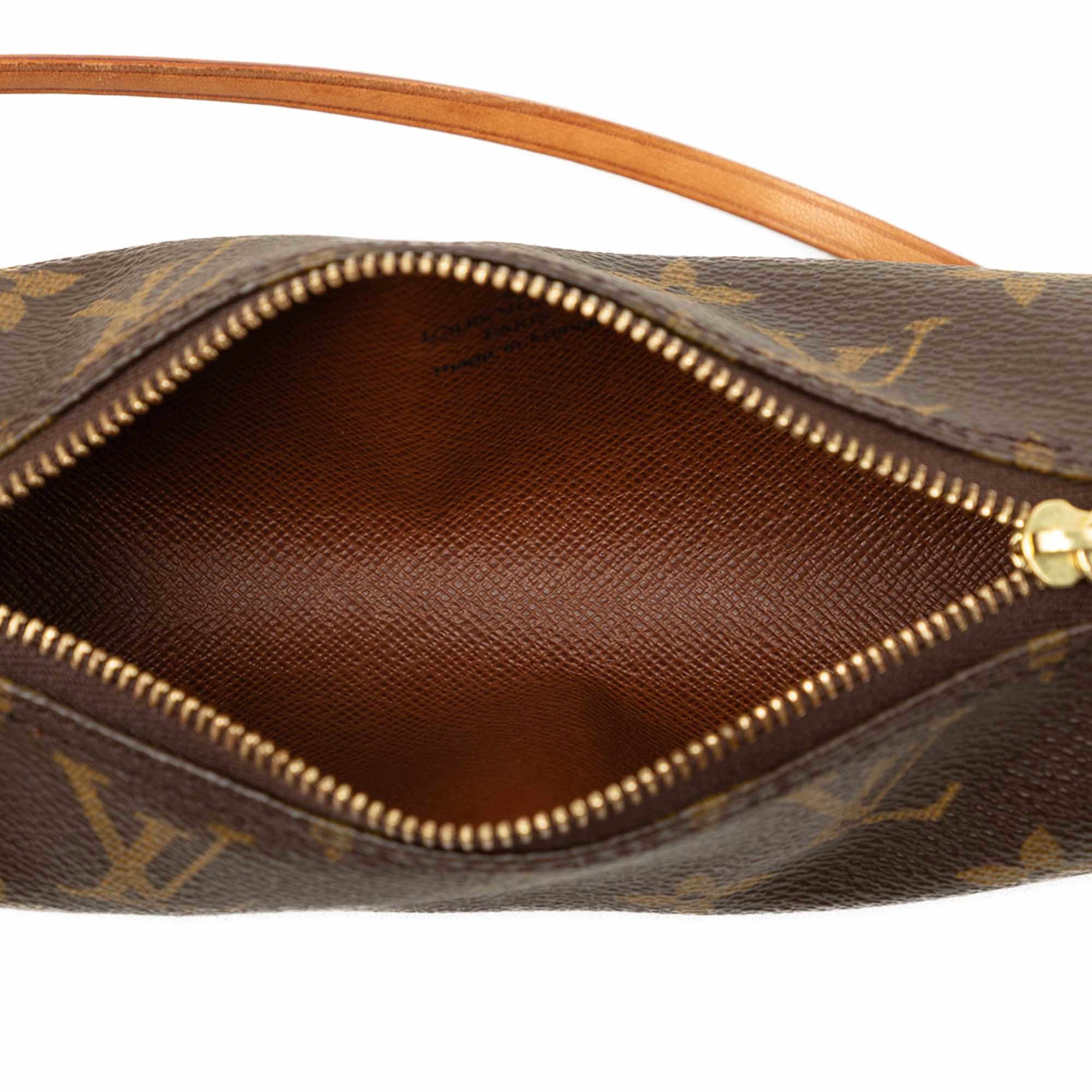 Louis Vuitton Monogram Papillon Pochette, från Luxclusif, i färgen brun. Klicka för att öppna bilden i stort format