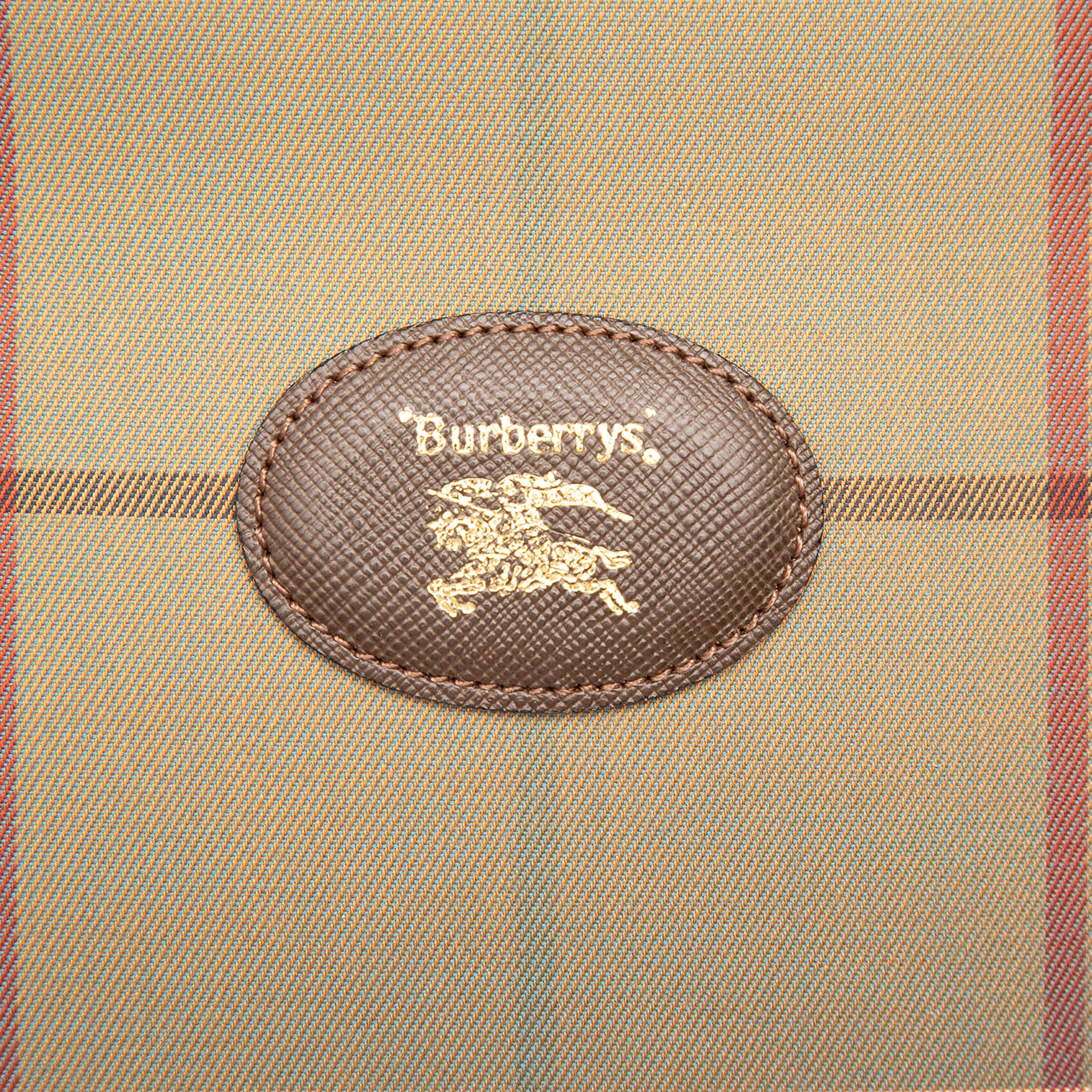 Burberry Vintage Check Canvas Handbag, från Luxclusif, i färgen light brown. Klicka för att öppna bilden i stort format