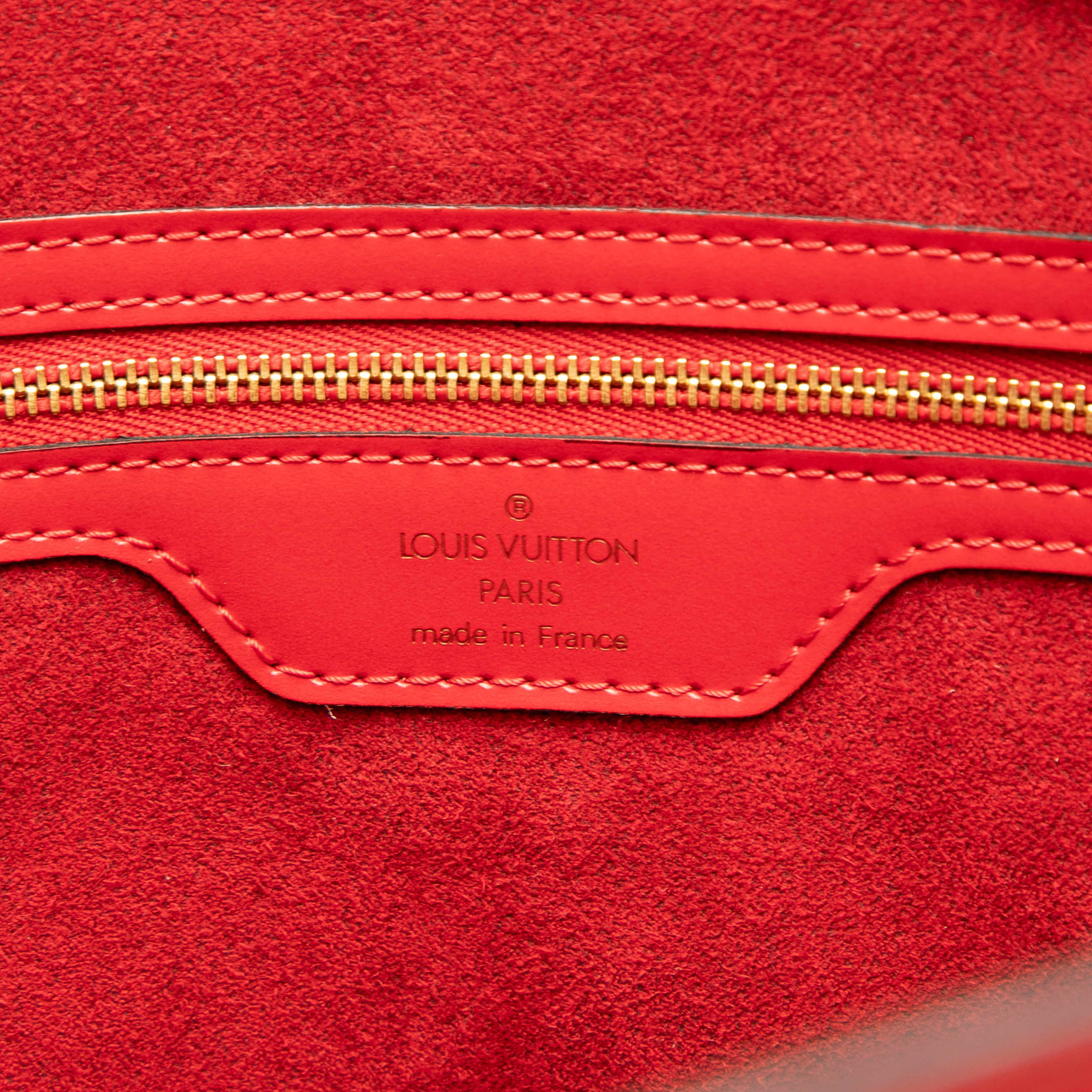 Louis Vuitton Epi Saint Jacques Gm Long Strap, från Luxclusif, i färgen red. Klicka för att öppna bilden i stort format