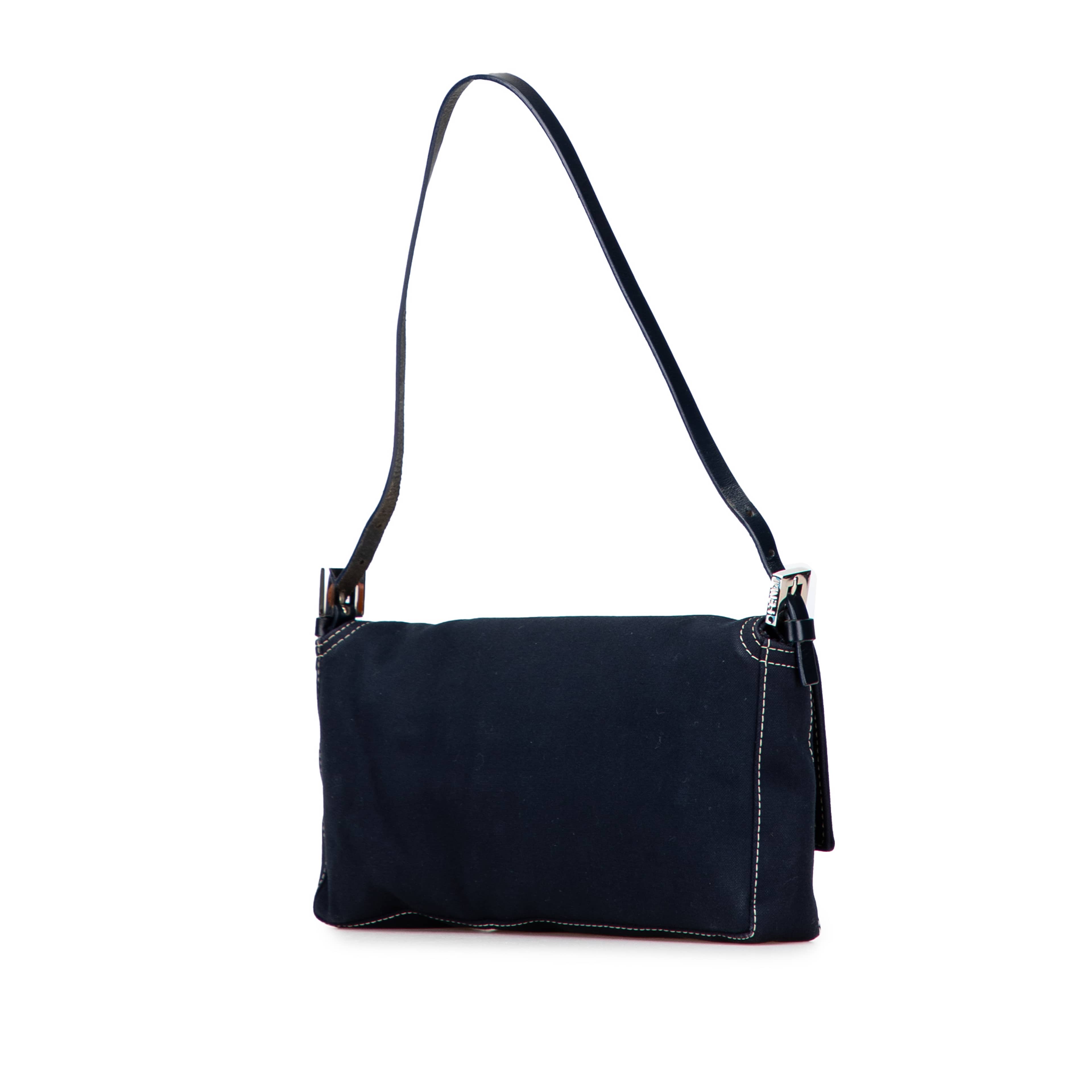Fendi Canvas Ff Marble Baguette Shoulder Bag, från Luxclusif, i färgen dark blue. Klicka för att öppna bilden i stort format