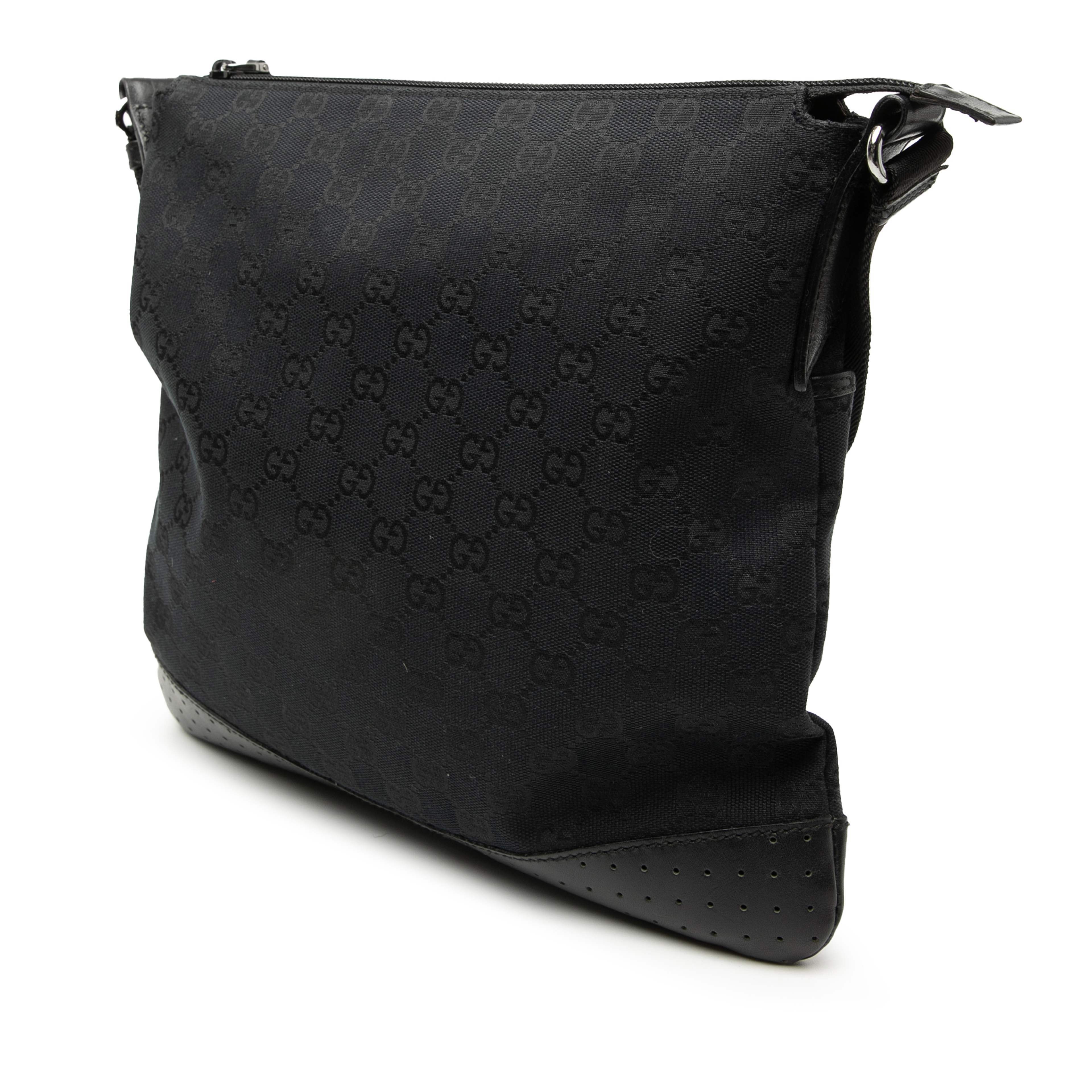 Gucci Gg Canvas Crossbody, från Luxclusif, i färgen black. Klicka för att öppna bilden i stort format
