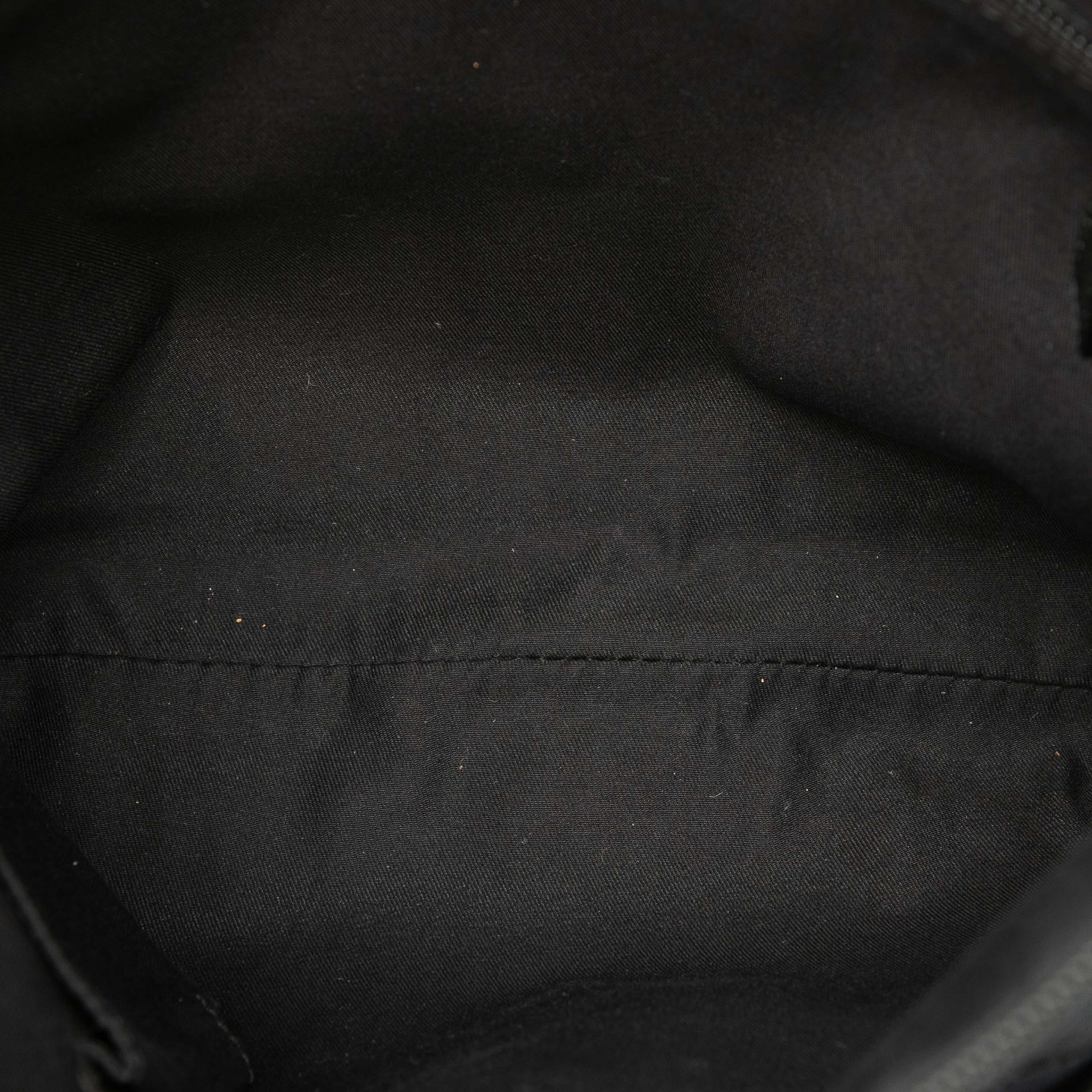 Gucci Gg Canvas Crossbody, från Luxclusif, i färgen black. Klicka för att öppna bilden i stort format