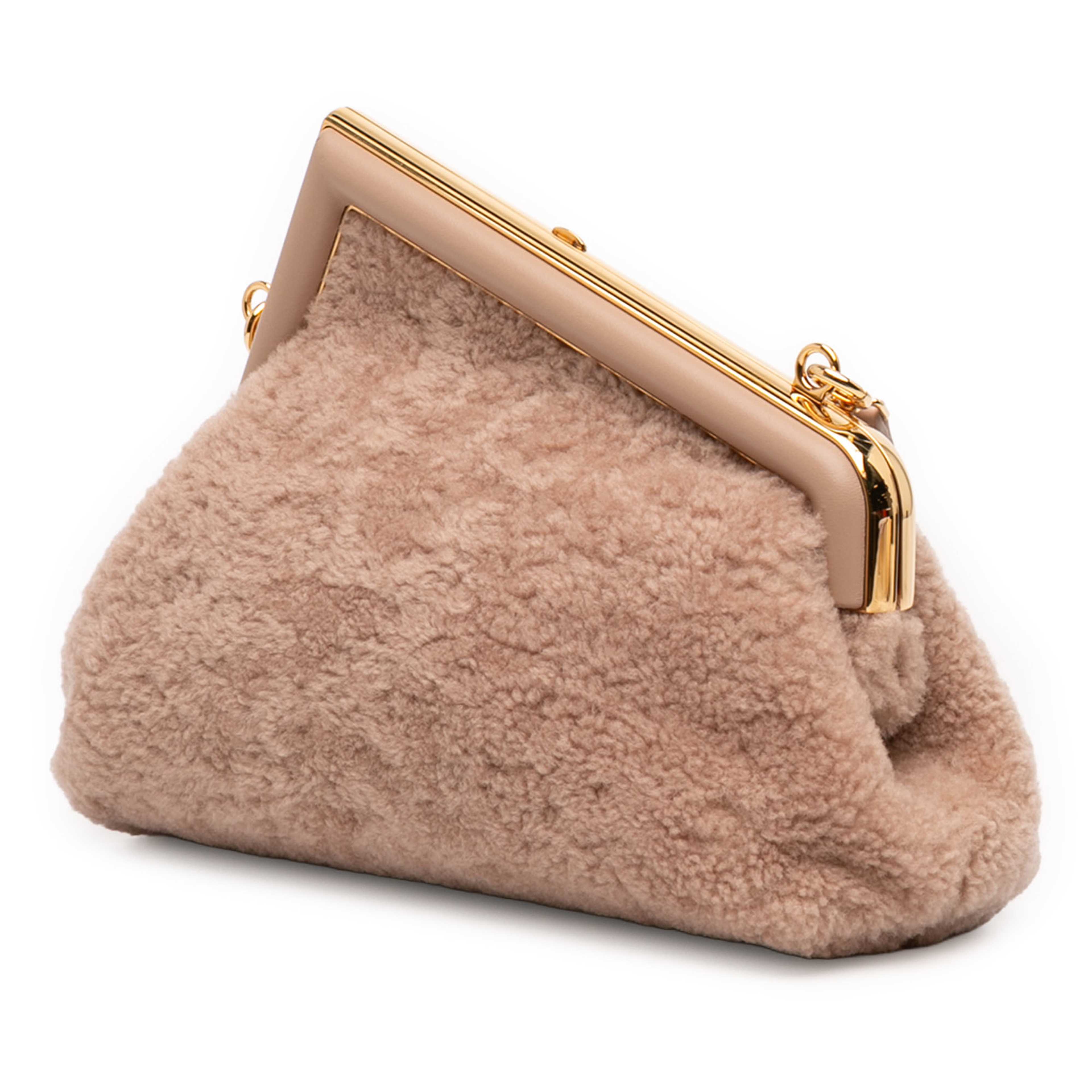Fendi Small Shearling Fendi First Crossbody, från Luxclusif, i färgen brun. Klicka för att öppna bilden i stort format