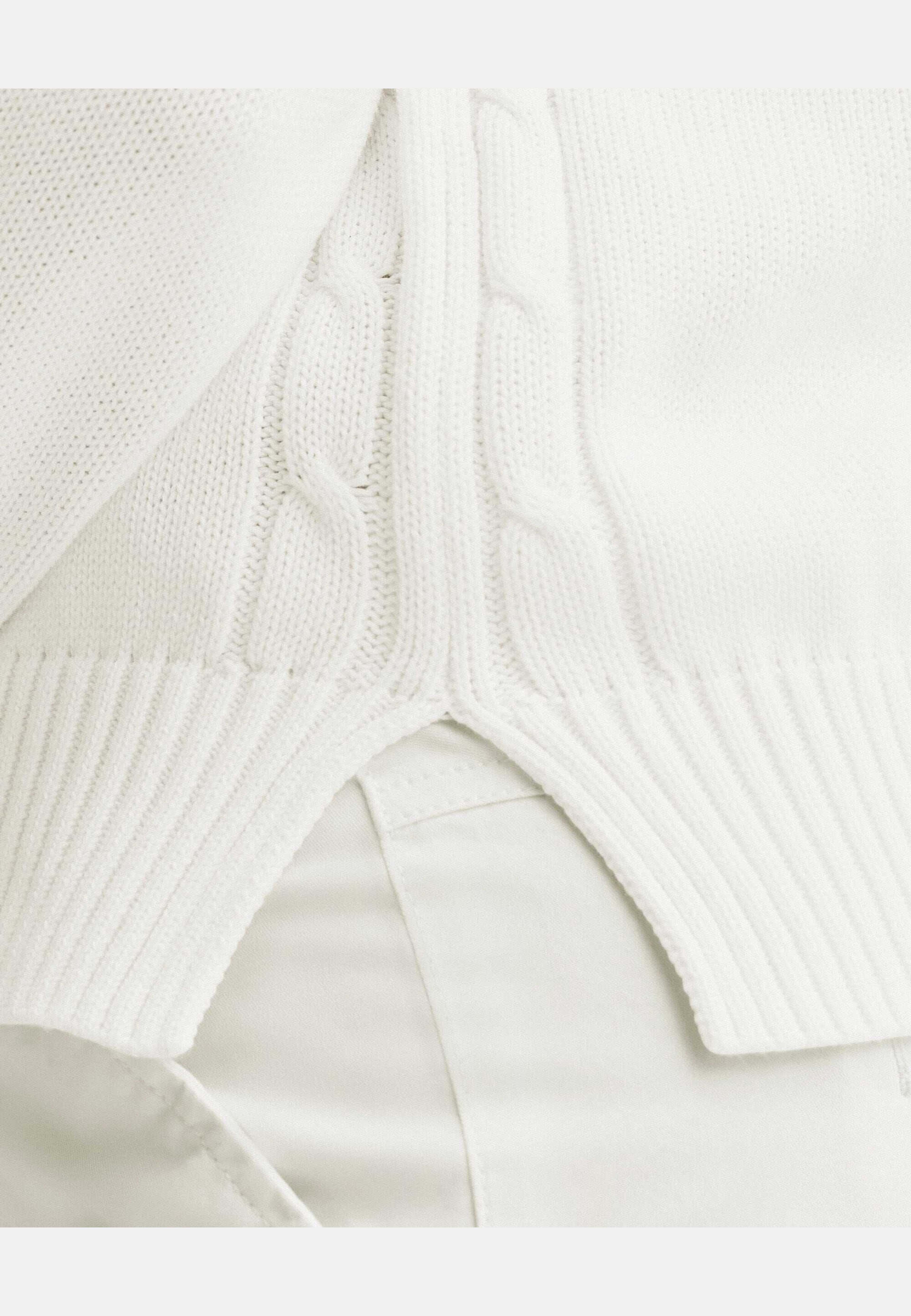 Roe Sweater, från Newhouse, i färgen offwhite. Klicka för att öppna bilden i stort format