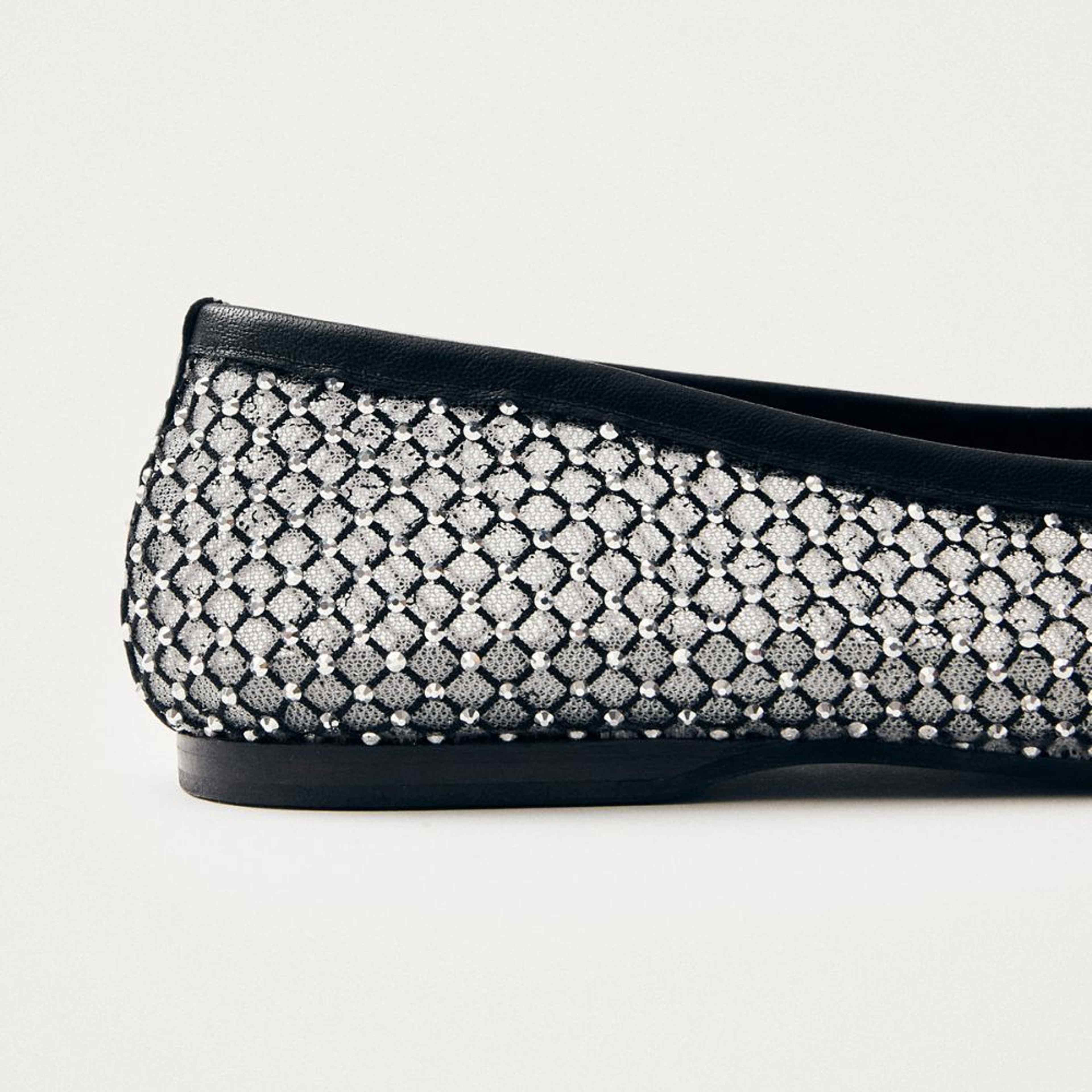 Lorain Mesh Glow Black Ballet Flats