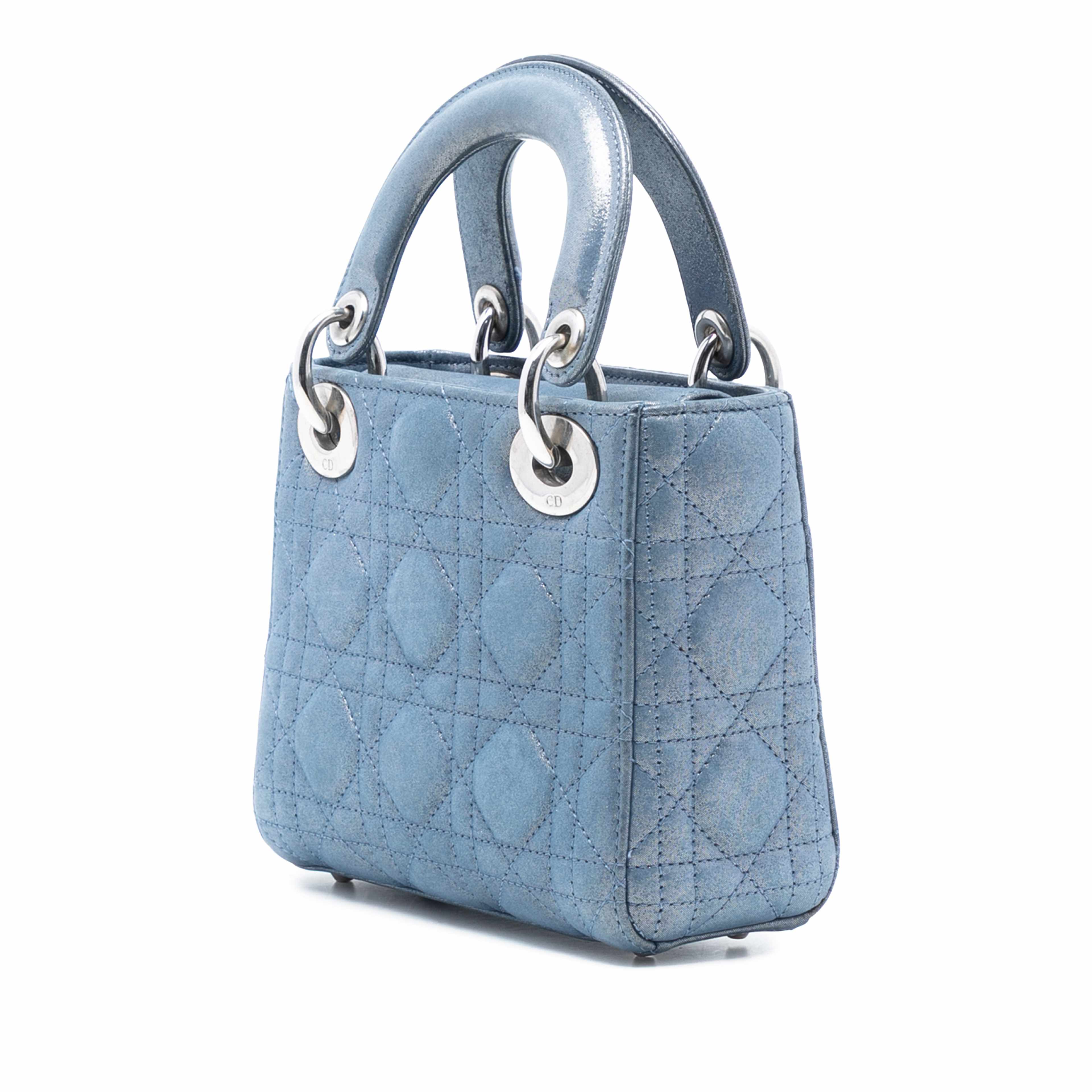 Dior Mini Iridescent Lambskin Cannage Lady Dior, från Luxclusif, i färgen denim. Klicka för att öppna bilden i stort format