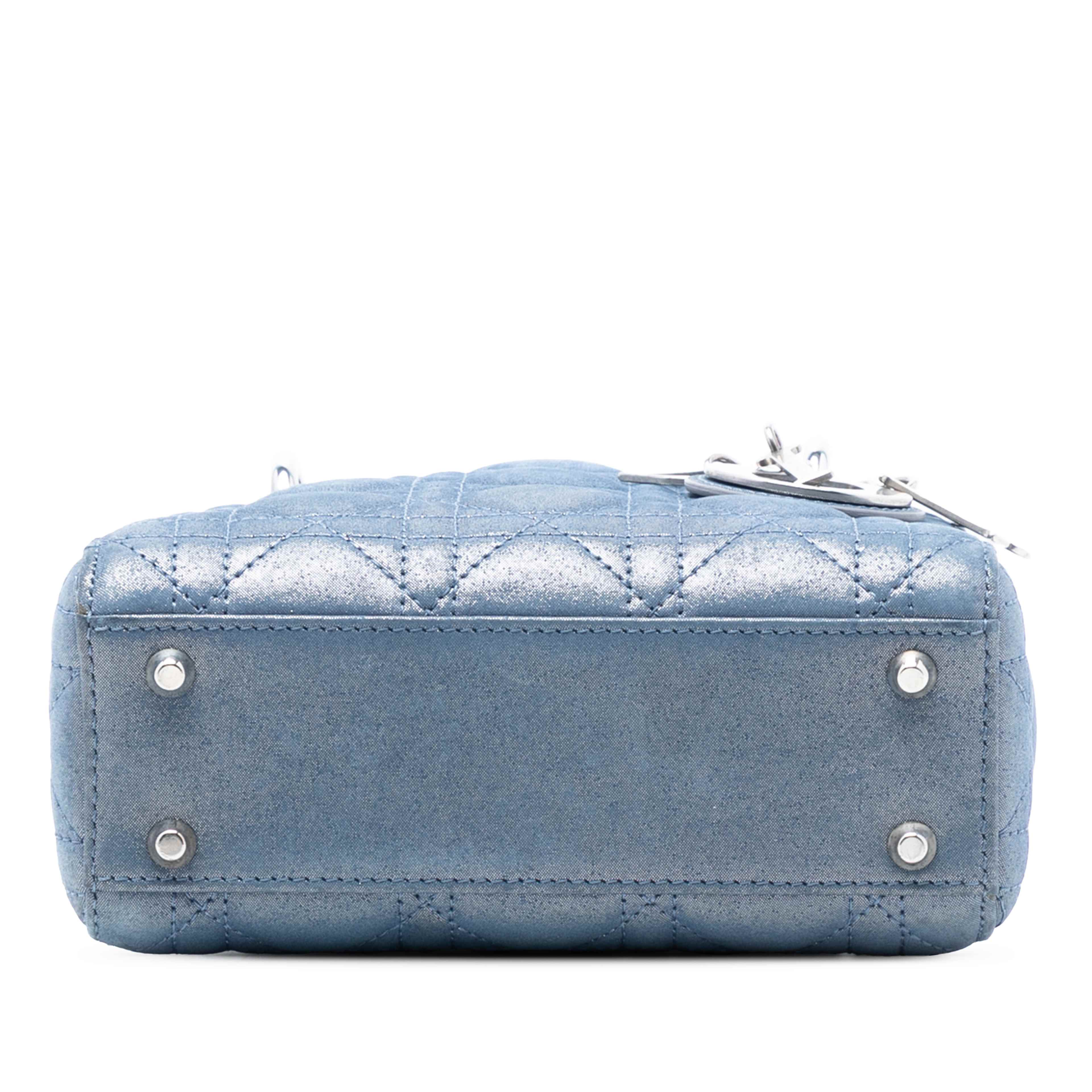 Dior Mini Iridescent Lambskin Cannage Lady Dior, från Luxclusif, i färgen denim. Klicka för att öppna bilden i stort format