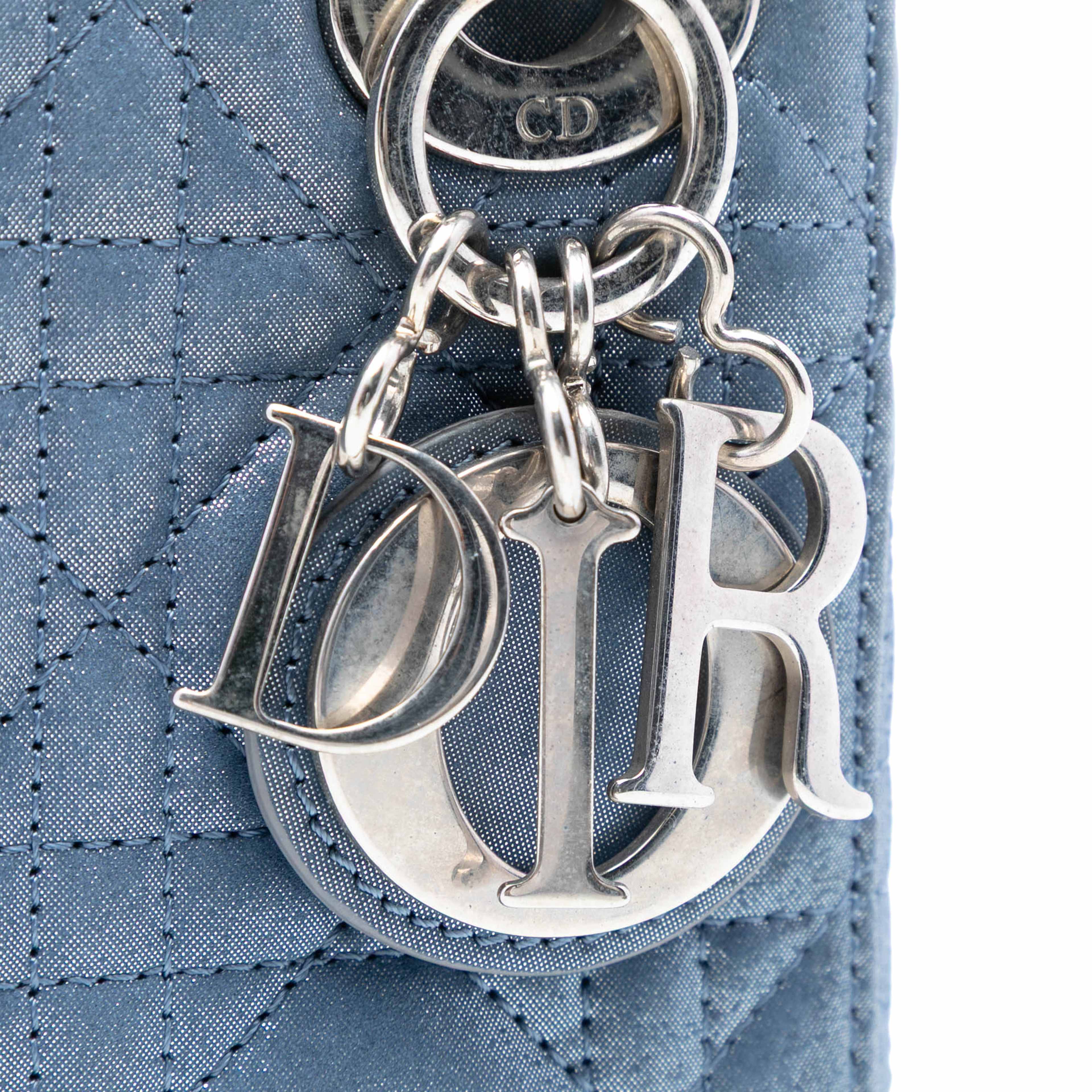 Dior Mini Iridescent Lambskin Cannage Lady Dior, från Luxclusif, i färgen denim. Klicka för att öppna bilden i stort format