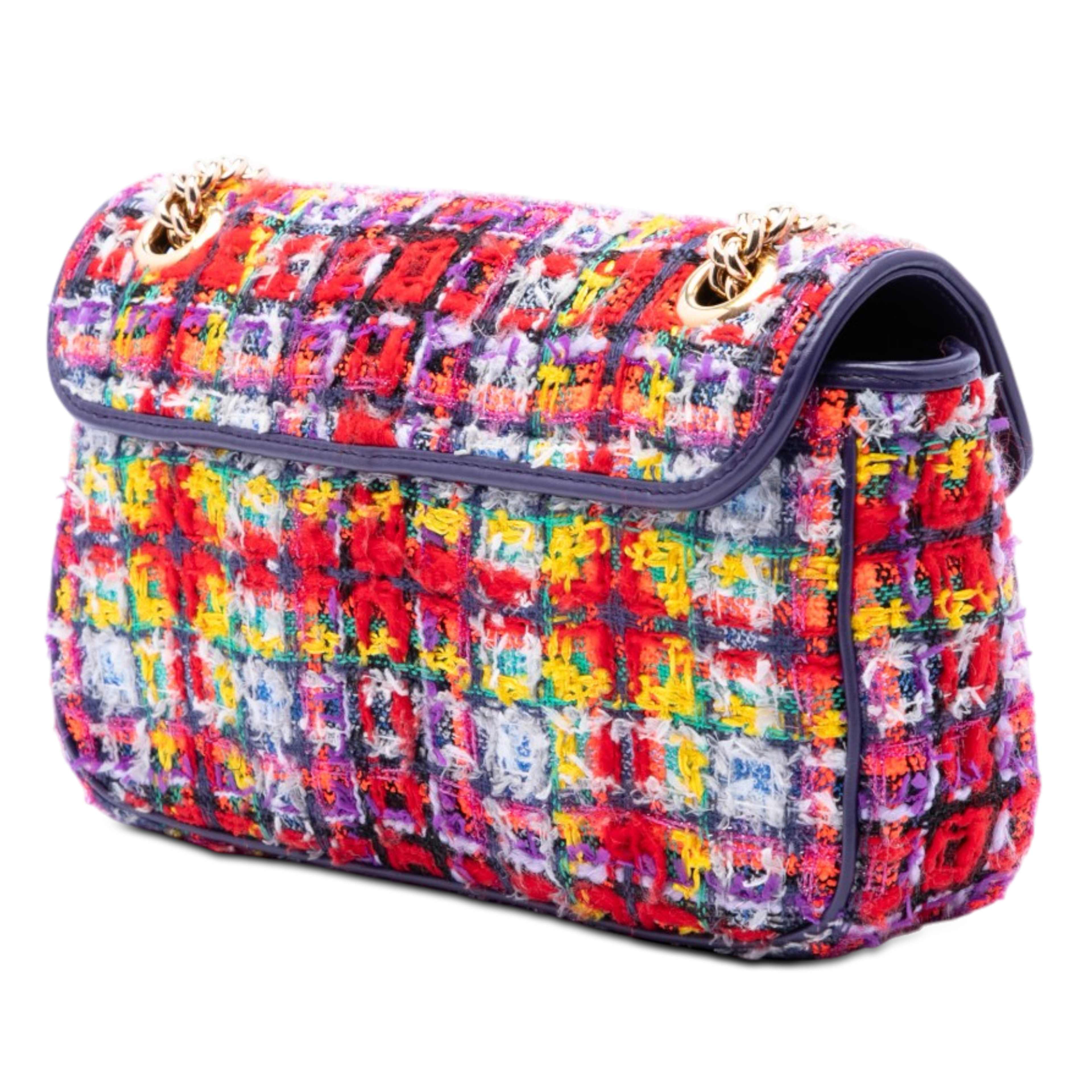 Gucci Medium Gg Marmont Tweed Shoulder Bag, från Luxclusif, i färgen red. Klicka för att öppna bilden i stort format