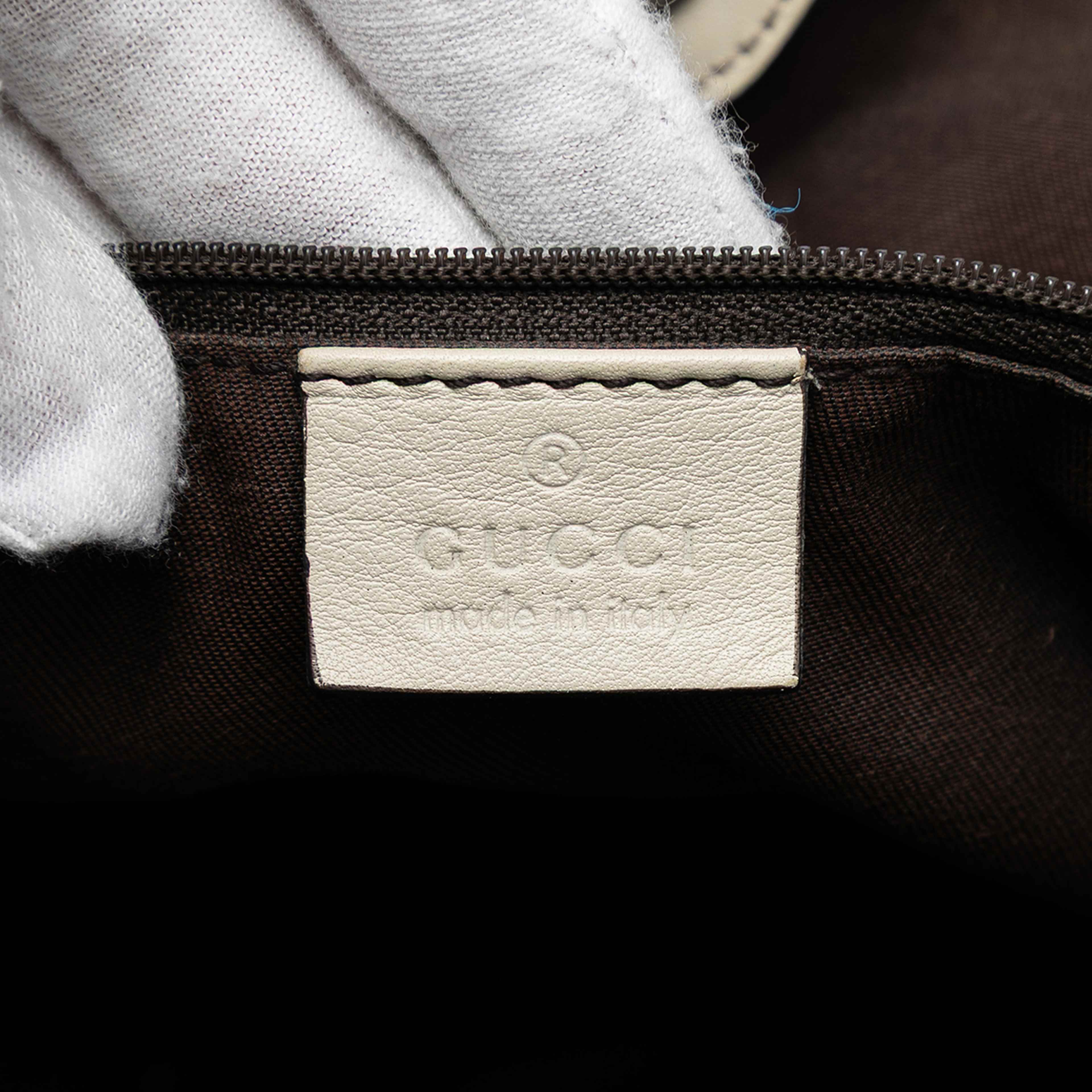 Gucci Large Gg Canvas Sukey Tote, från Luxclusif, i färgen beige. Klicka för att öppna bilden i stort format
