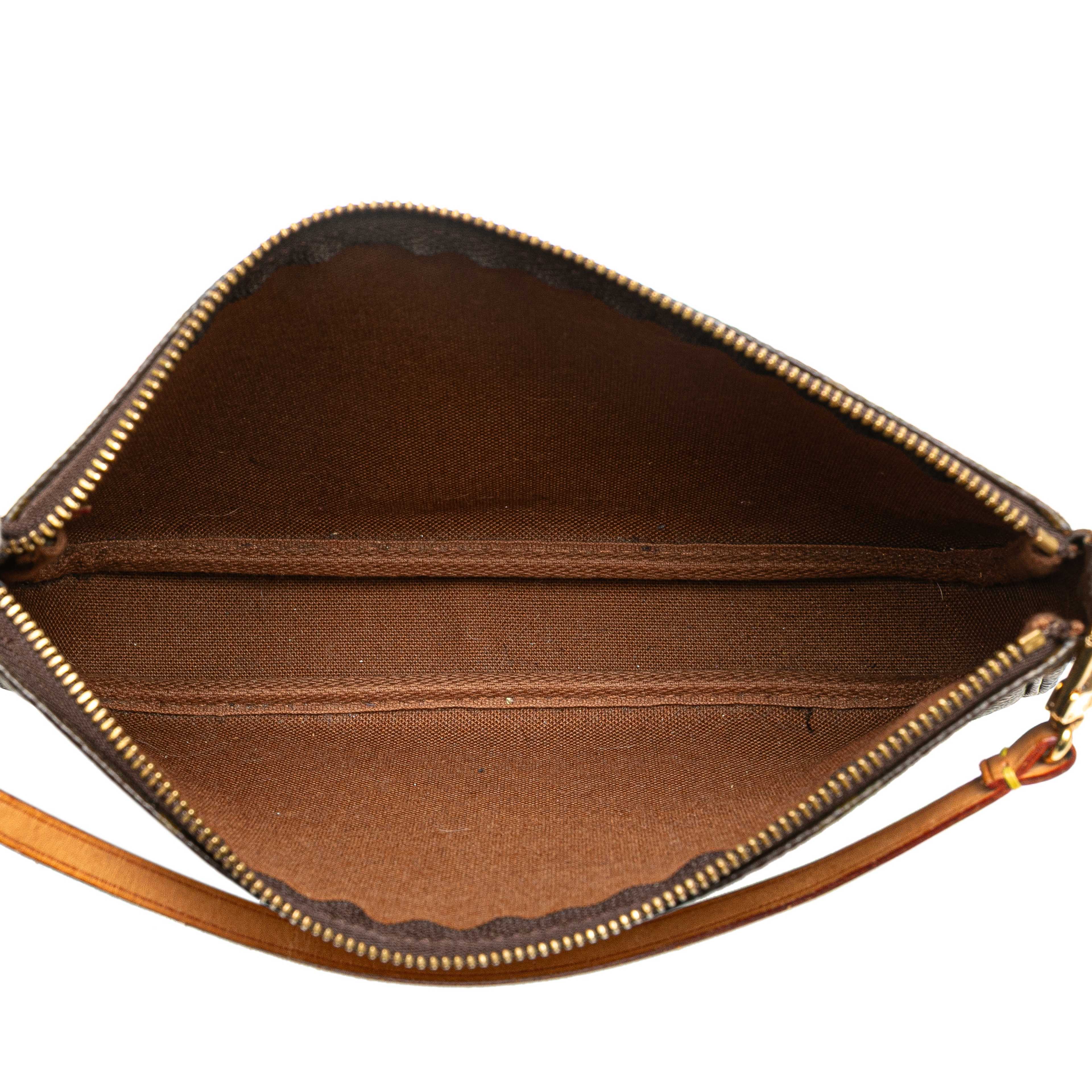 Louis Vuitton Monogram Pochette Accessoires, från Luxclusif, i färgen brown. Klicka för att öppna bilden i stort format