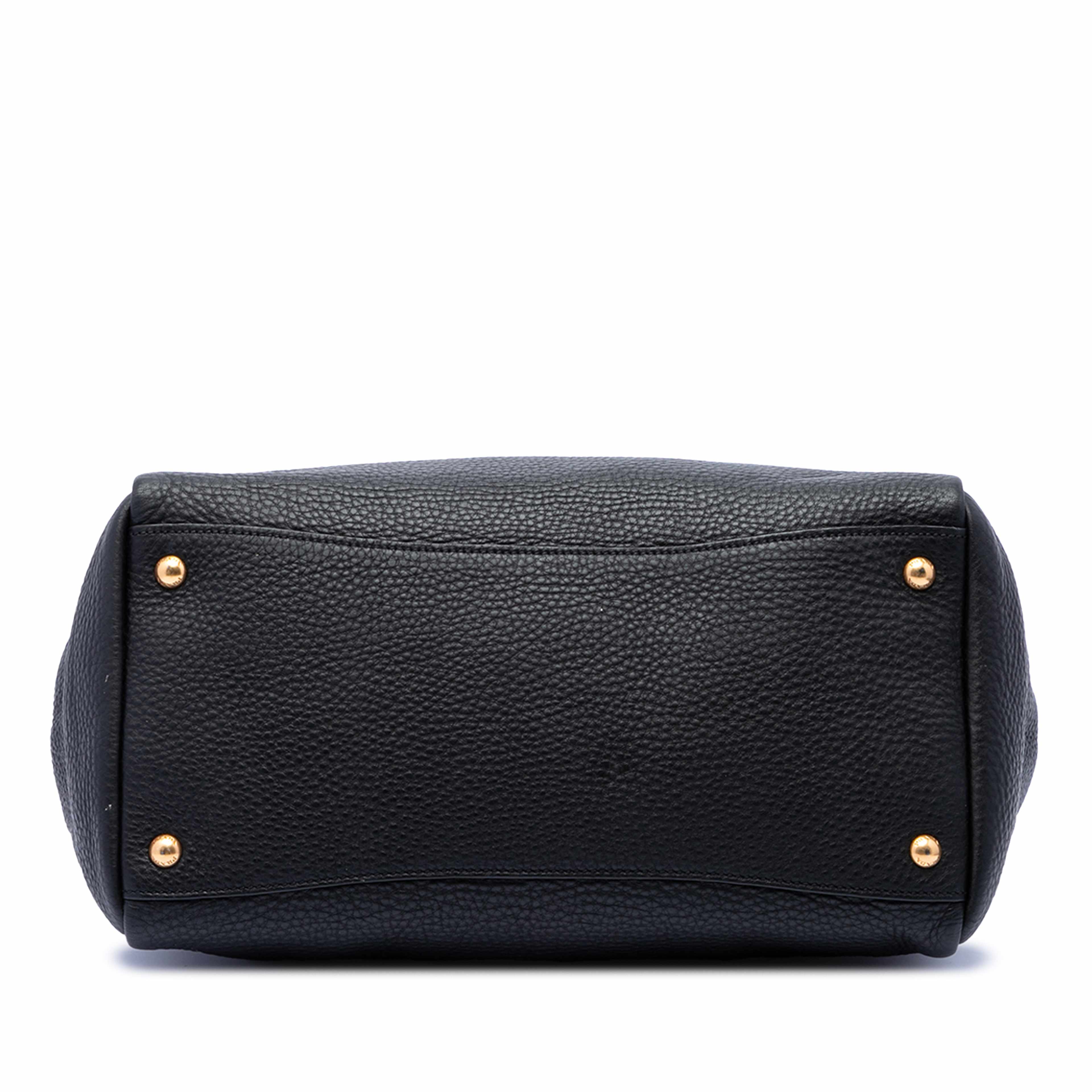 Prada Vitello Phenix Open Convertible Tote, från Luxclusif, i färgen black. Klicka för att öppna bilden i stort format