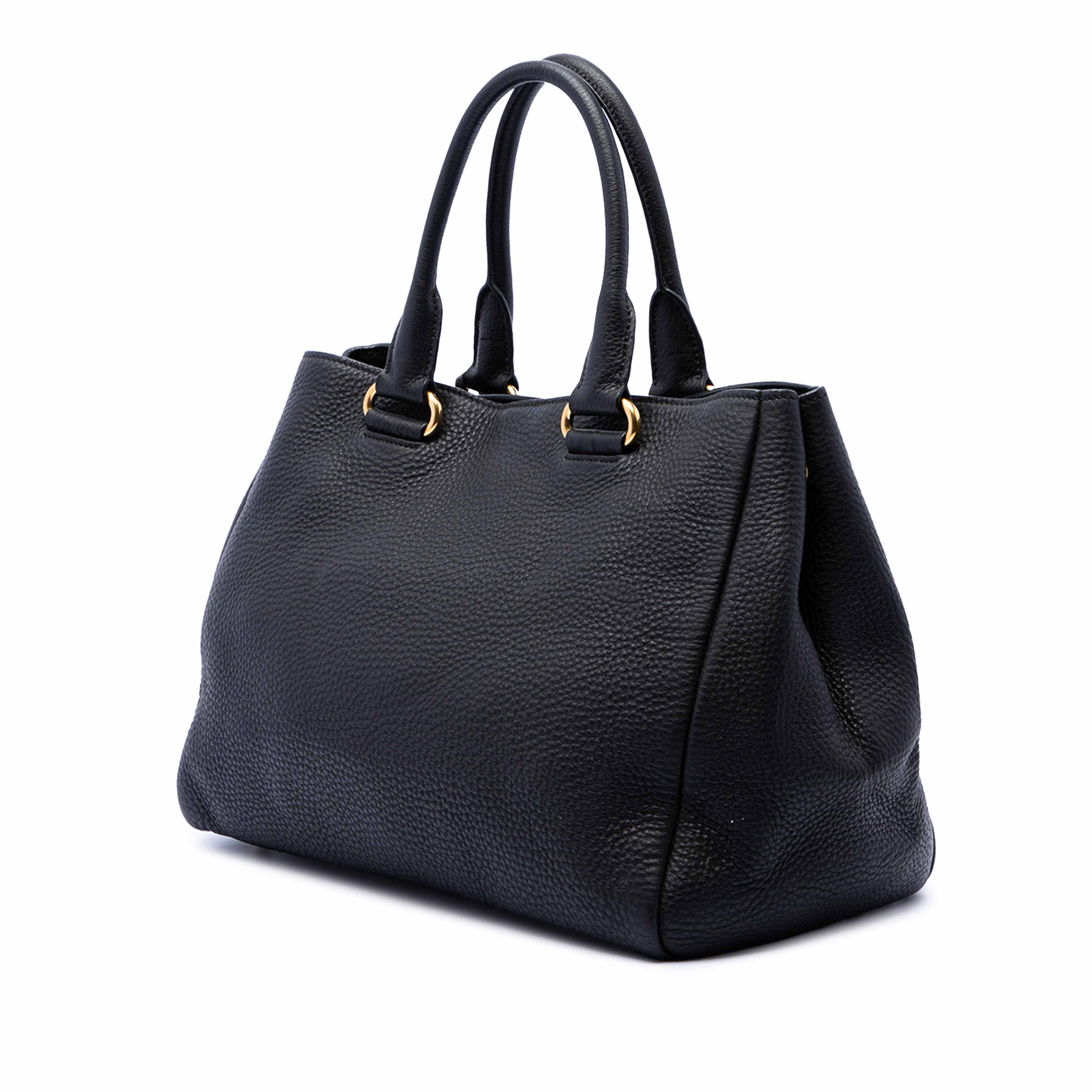 Prada Vitello Phenix Open Convertible Tote, från Luxclusif, i färgen black. Klicka för att öppna bilden i stort format