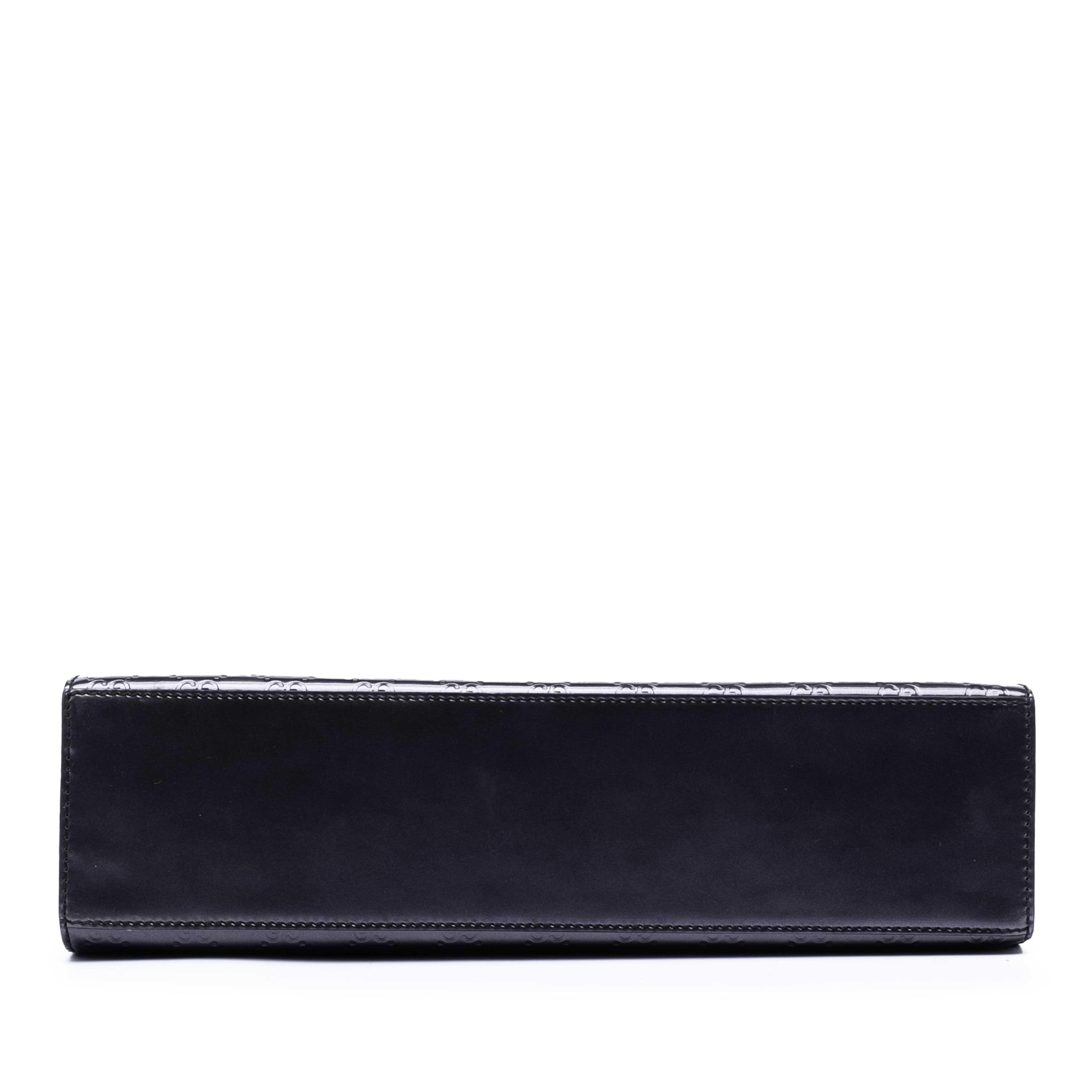 Gucci Large Patent Guccissima Emily Shoulder Bag, från Luxclusif, i färgen violet. Klicka för att öppna bilden i stort format