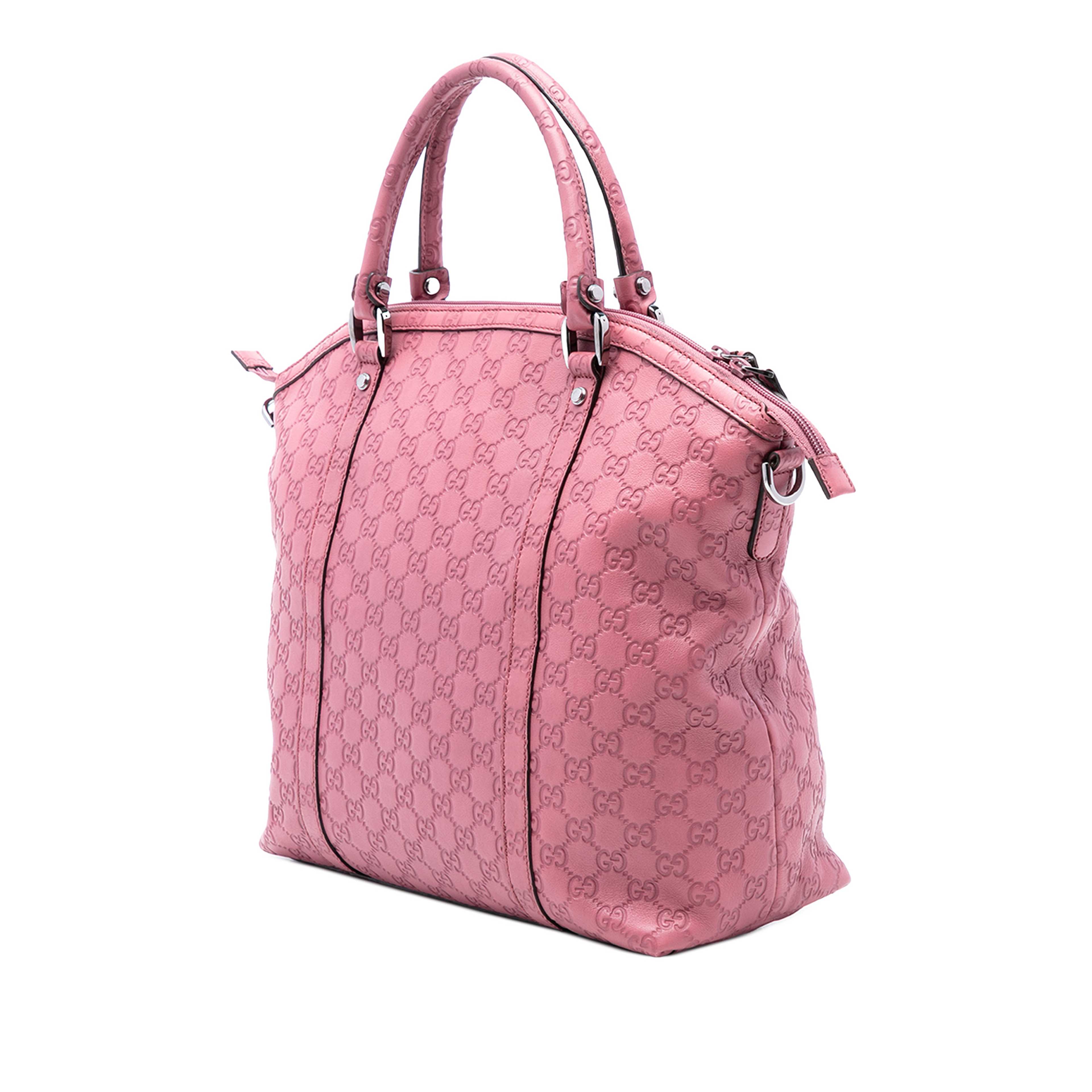 Gucci Large Microguccissima Charm Dome Satchel, från Luxclusif, i färgen pink. Klicka för att öppna bilden i stort format