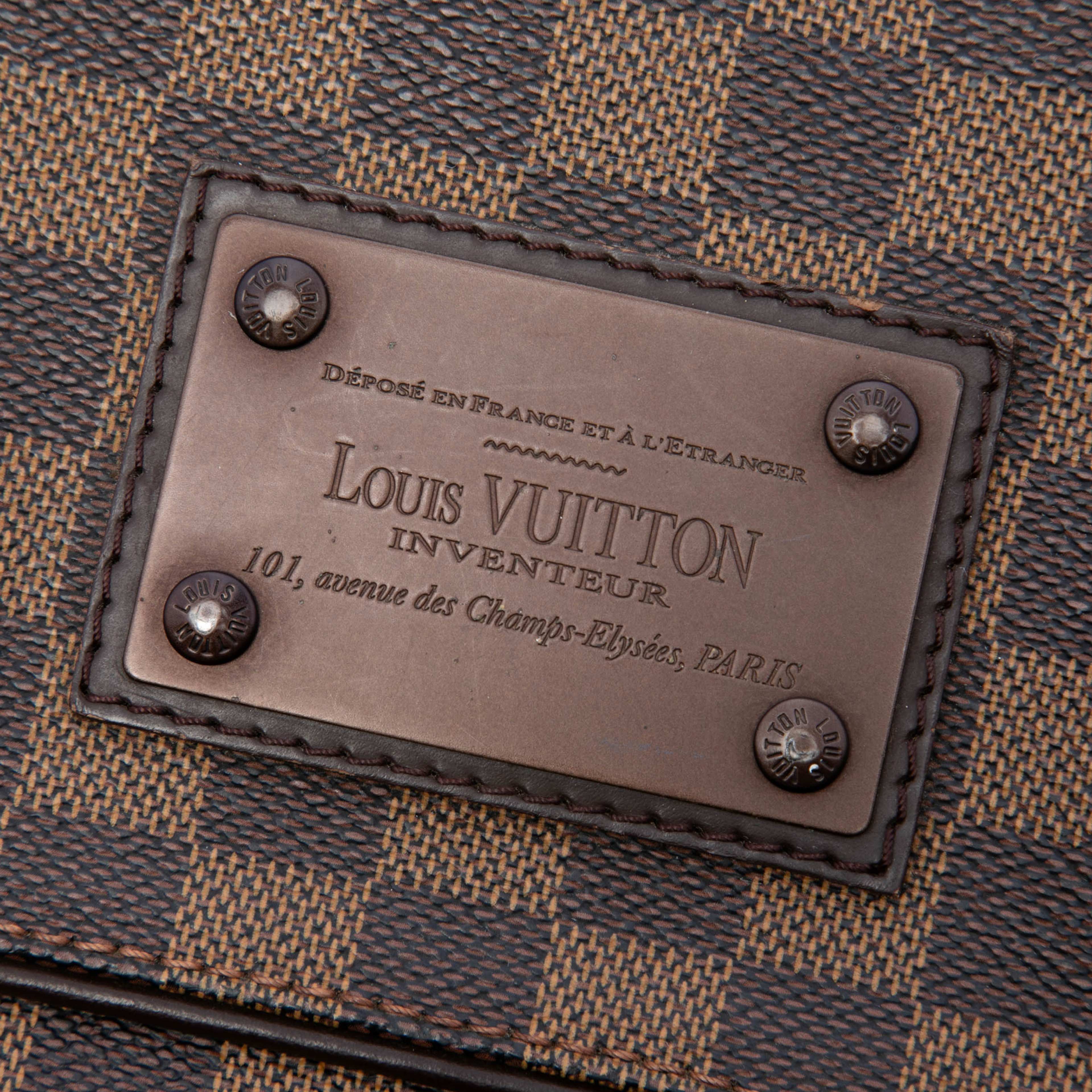 Louis Vuitton Damier Ebene Brooklyn Mm, från Luxclusif, i färgen brun. Klicka för att öppna bilden i stort format