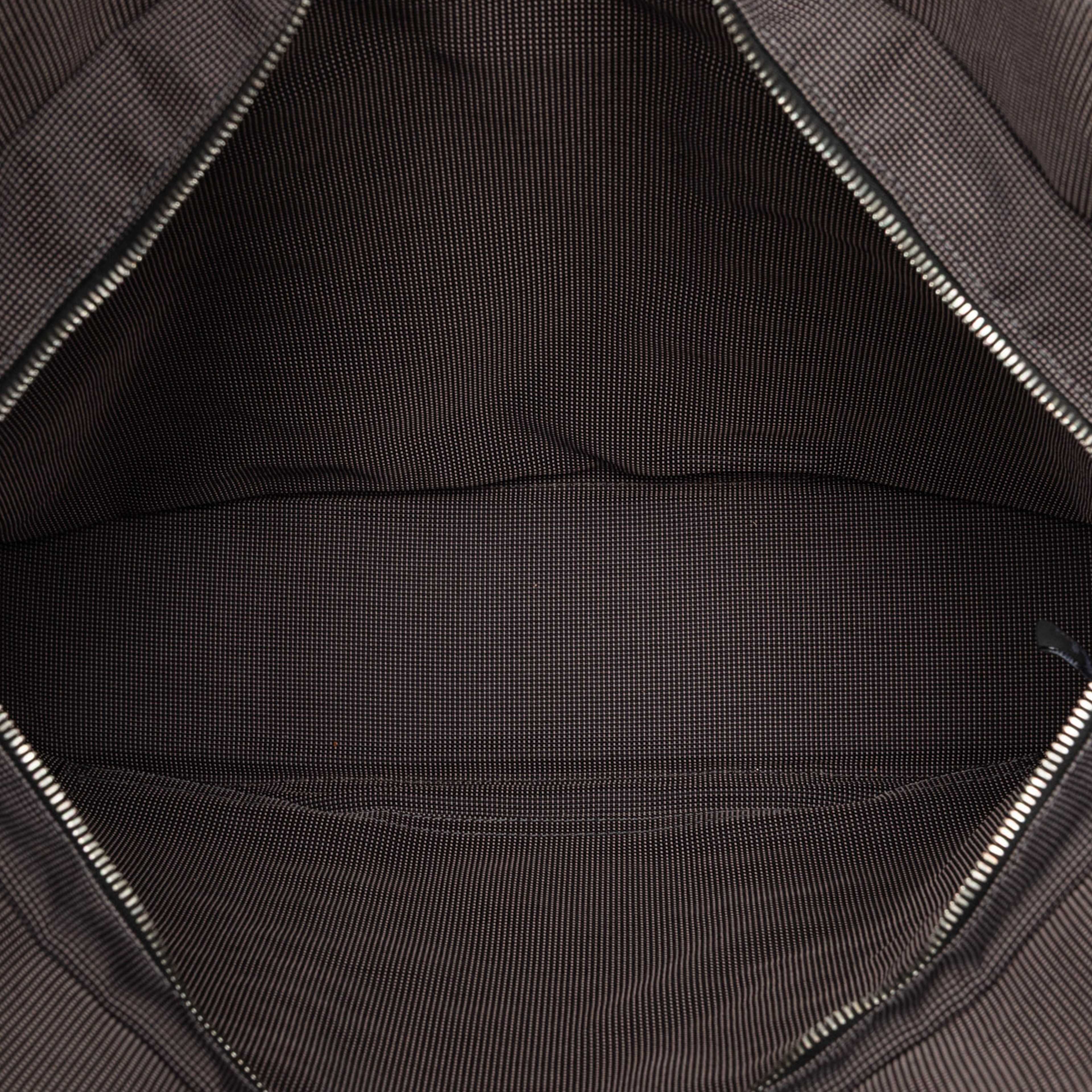 Hermès Canvas Herline Mm, från Luxclusif, i färgen dark gray. Klicka för att öppna bilden i stort format