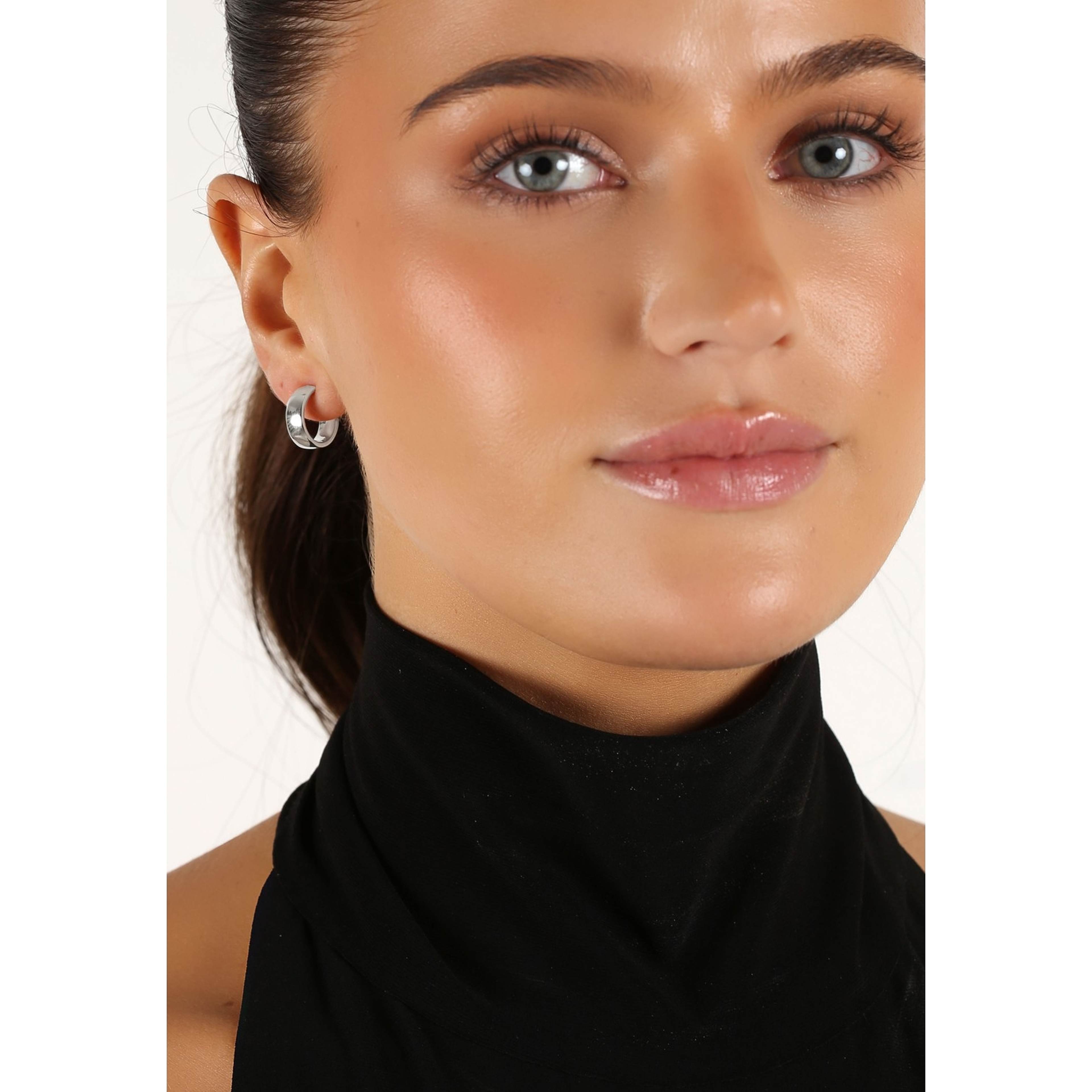 Lara Small Ring Ear