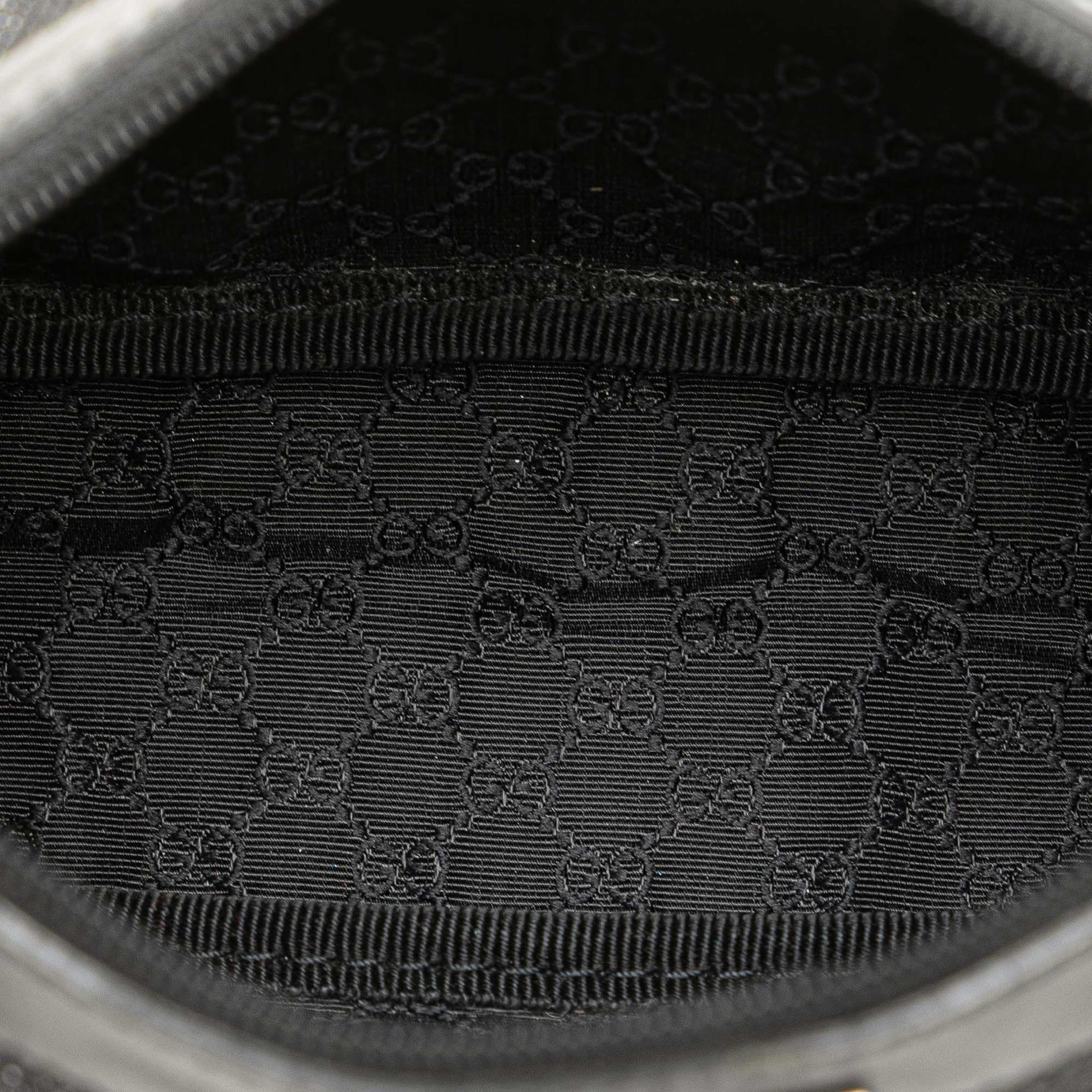 Gucci Denim Web Shoulder Bag, från Luxclusif, i färgen black. Klicka för att öppna bilden i stort format