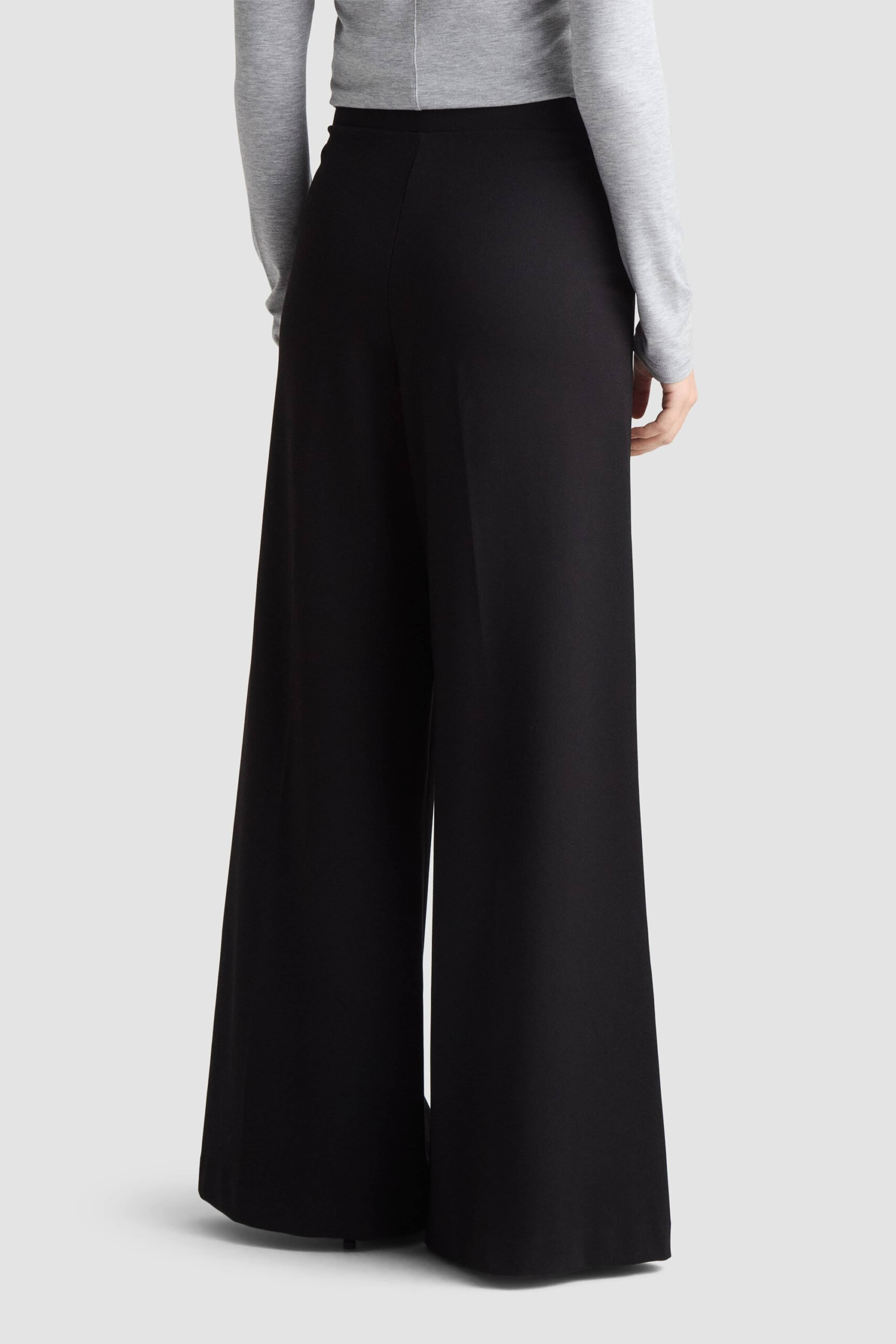 Luna Pants, från Residus, i färgen black. Klicka för att öppna bilden i stort format