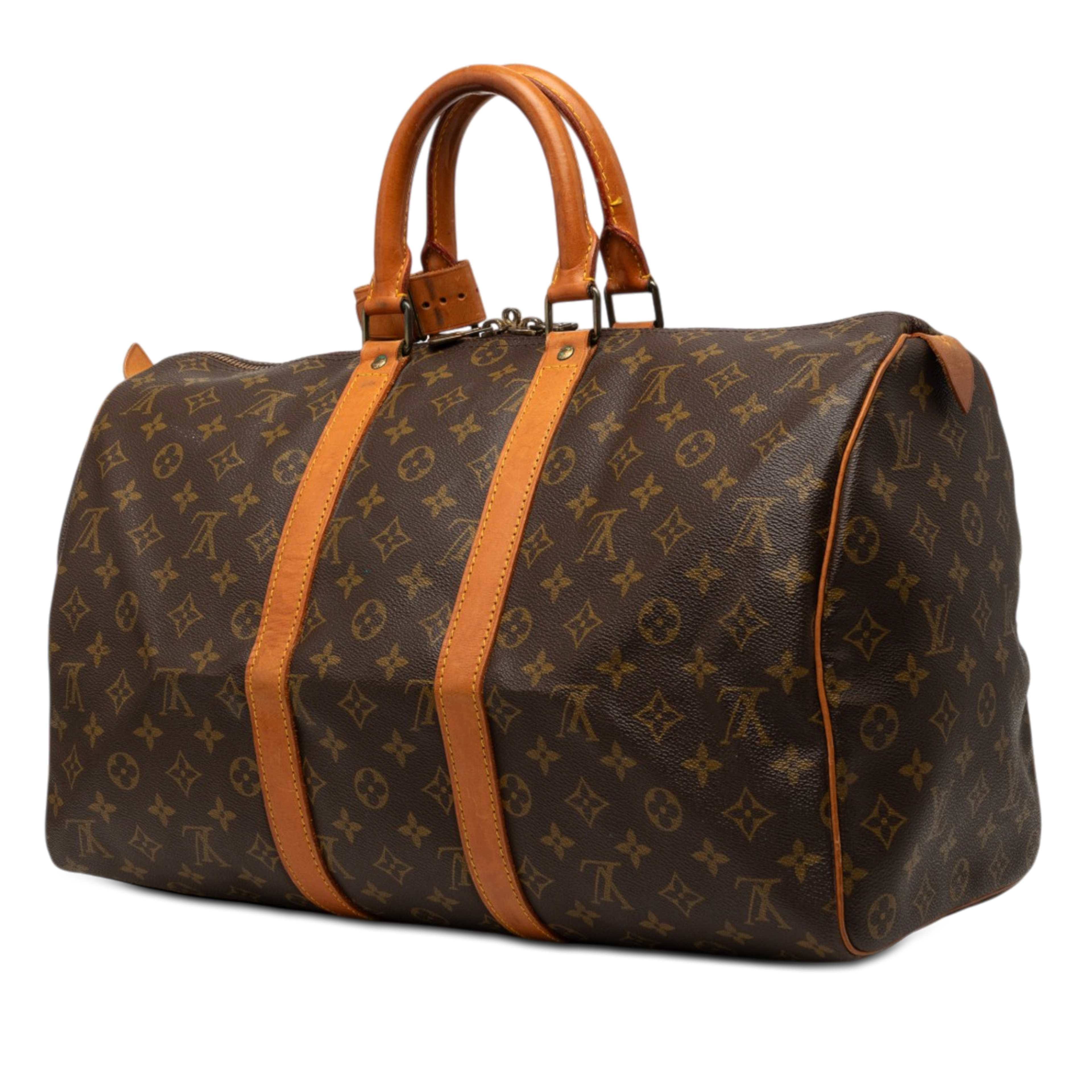 Louis Vuitton Monogram Keepall 45, från Luxclusif, i färgen brun. Klicka för att öppna bilden i stort format