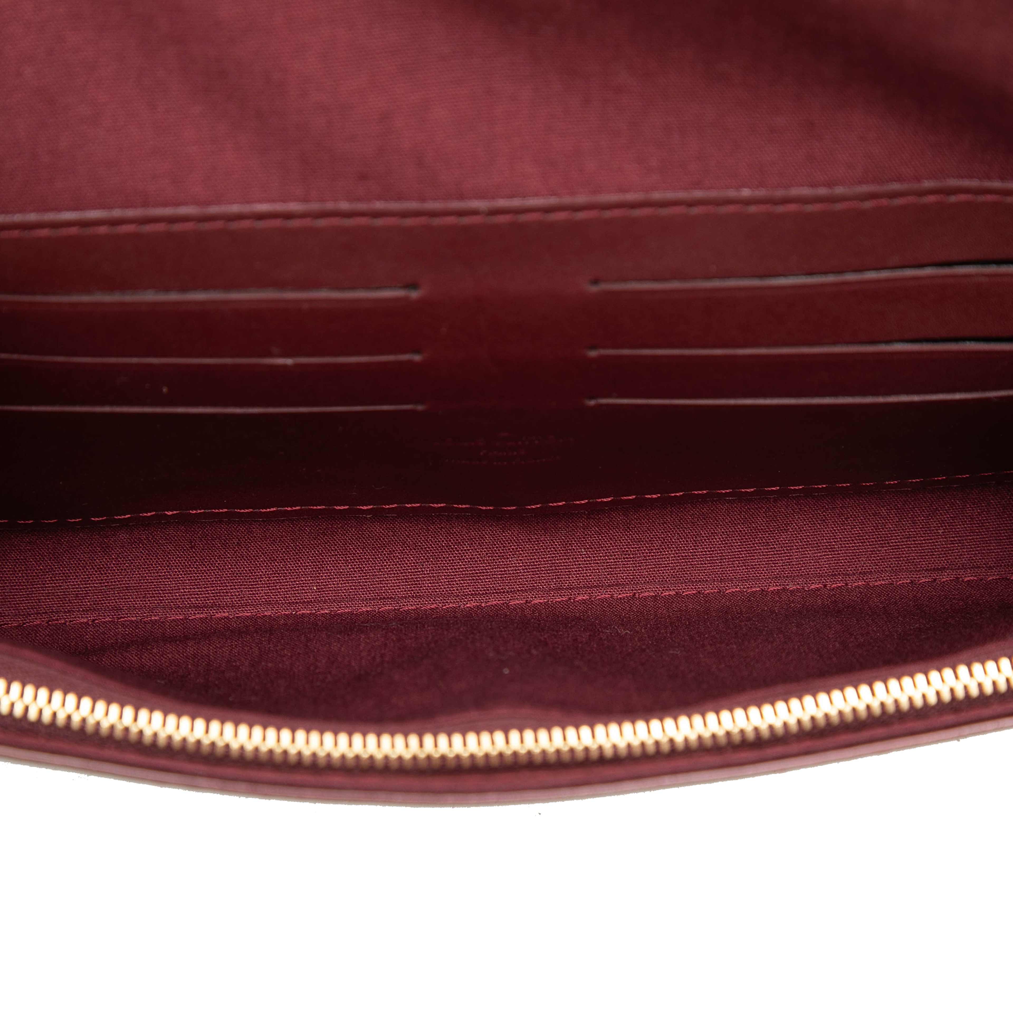 Louis Vuitton Monogram Vernis Sunset Boulevard, från Luxclusif, i färgen burgundy. Klicka för att öppna bilden i stort format