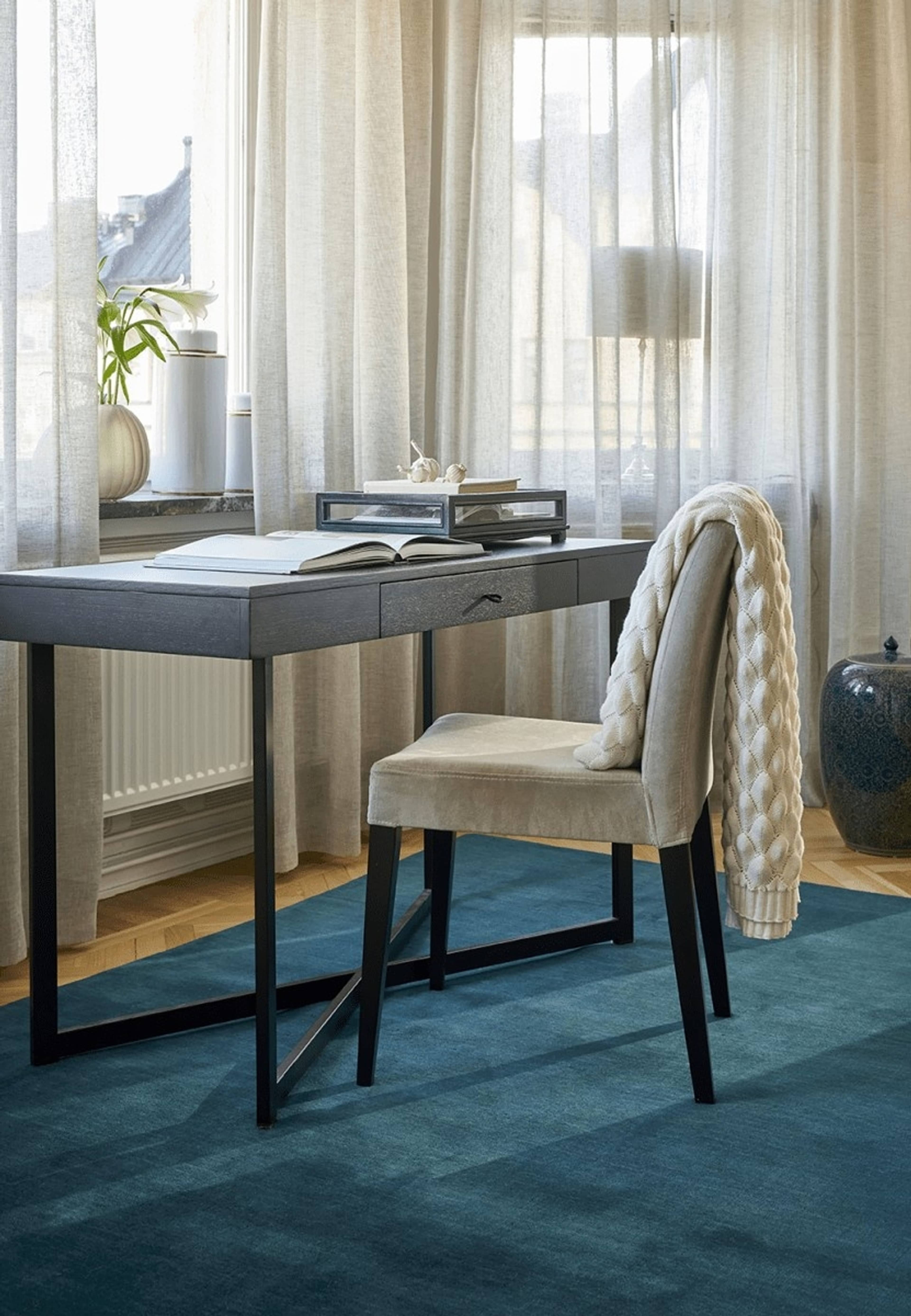 Ullmatta Solid 170x230cm, från Classic Collection, i färgen petrol. Klicka för att öppna bilden i stort format