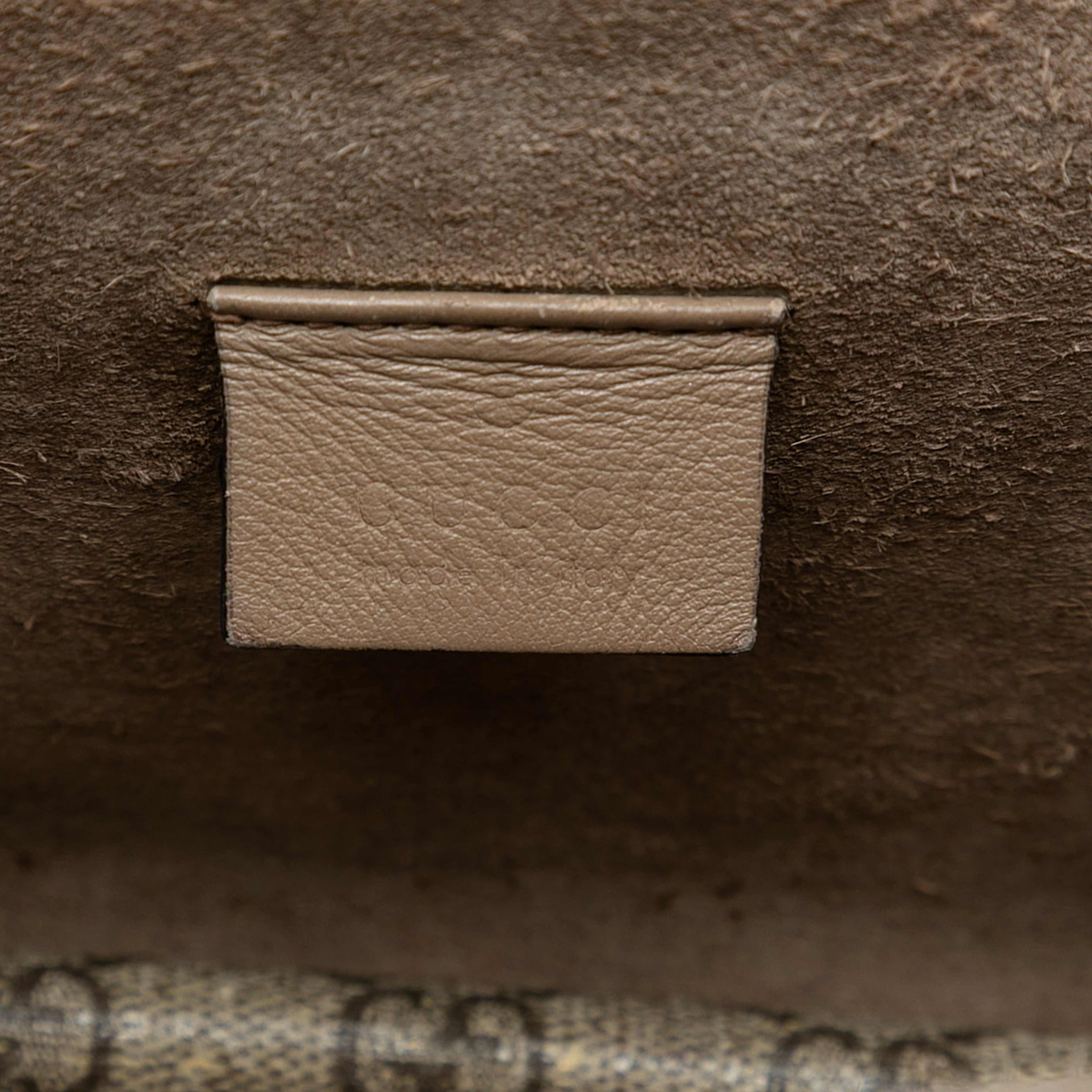 Gucci Small Gg Supreme Dionysus Crossbody, från Luxclusif, i färgen beige. Klicka för att öppna bilden i stort format