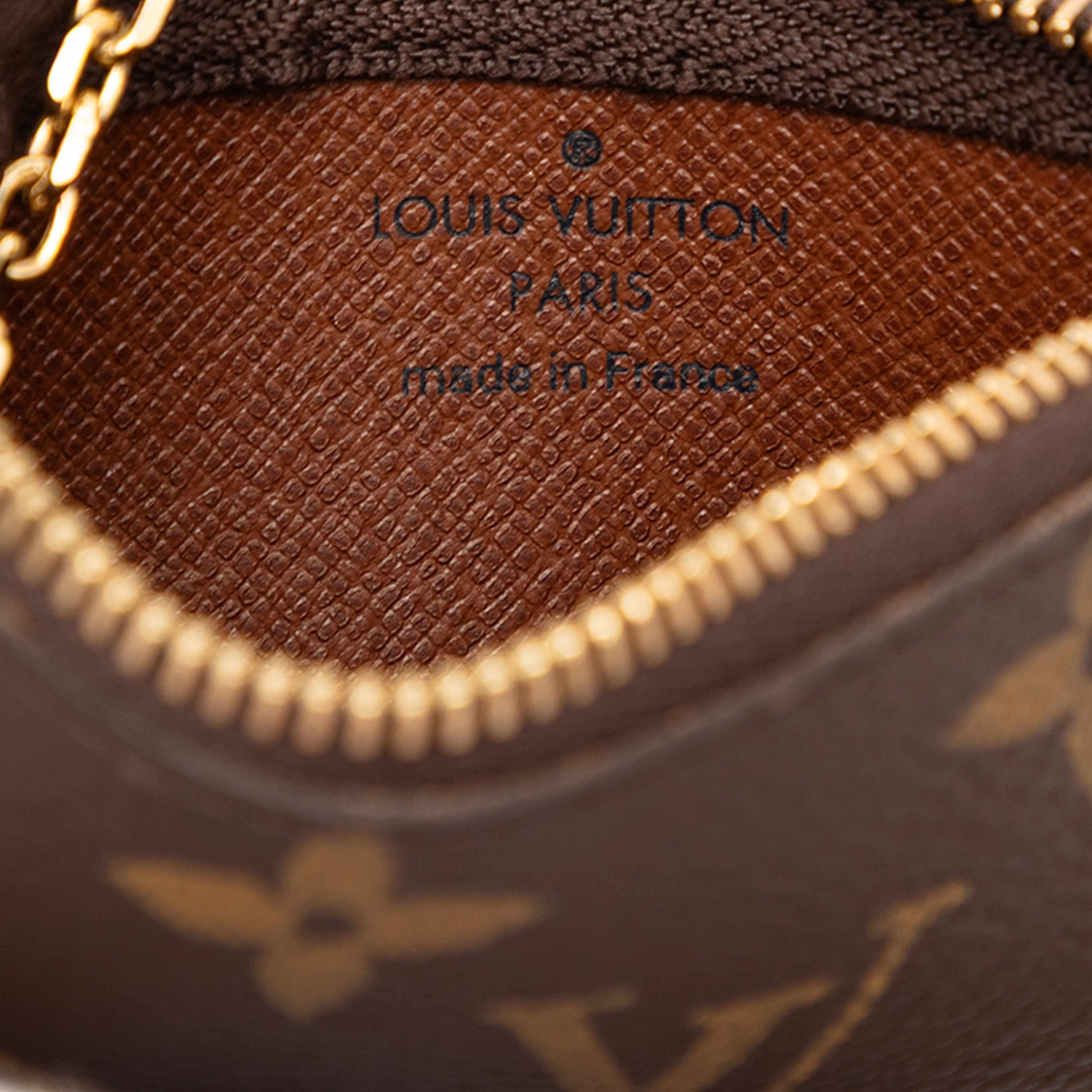 Louis Vuitton Monogram Key Pouch, från Luxclusif, i färgen brown. Klicka för att öppna bilden i stort format
