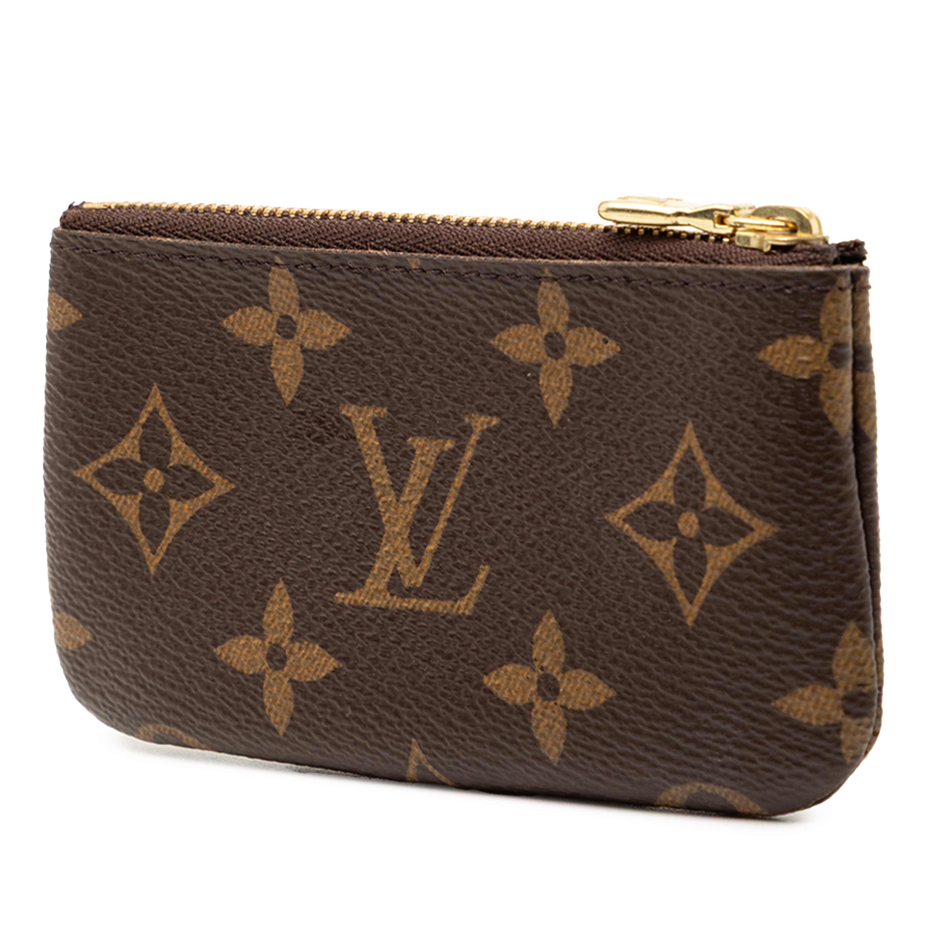 Louis Vuitton Monogram Key Pouch, från Luxclusif, i färgen brown. Klicka för att öppna bilden i stort format