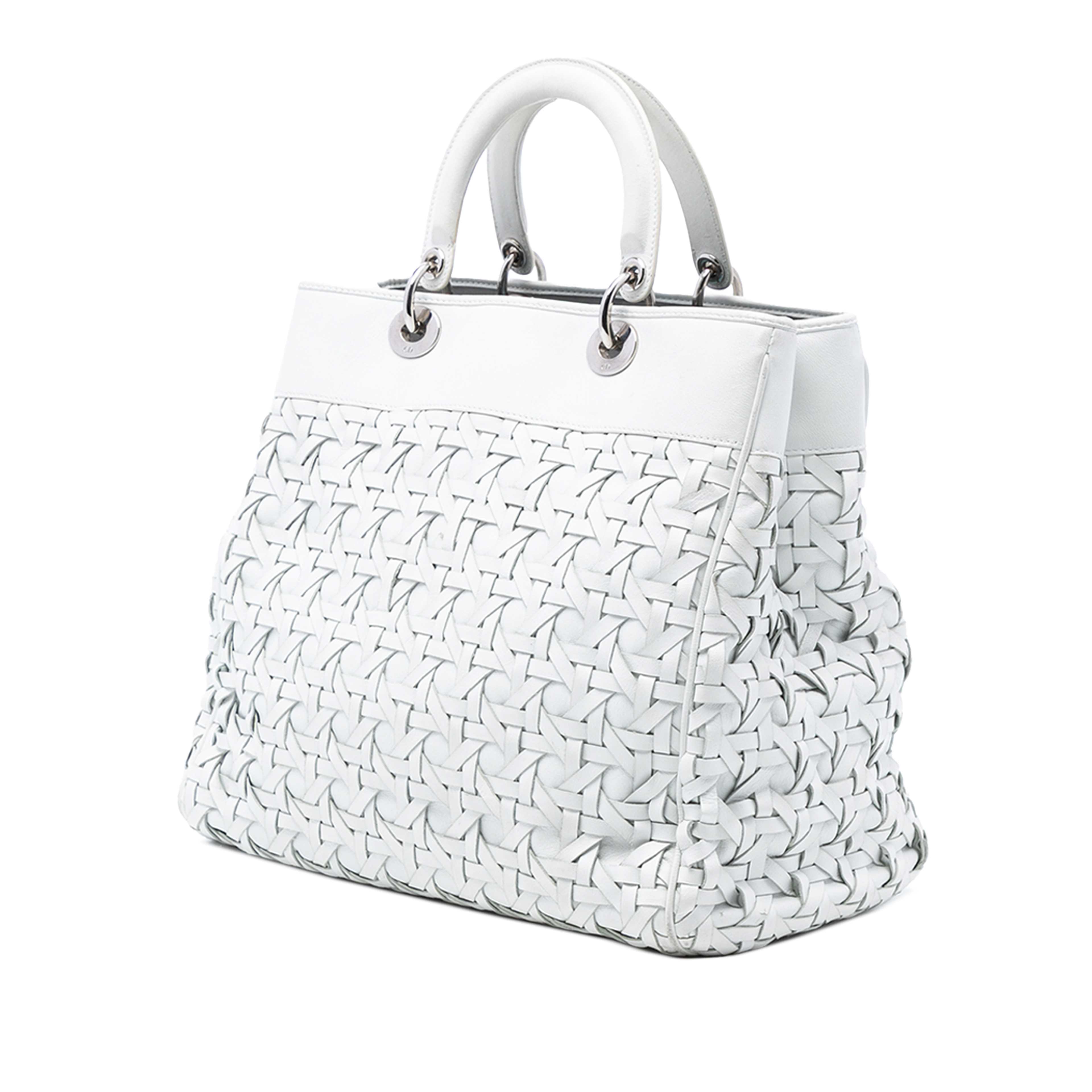 Dior Woven Lambskin Lady Dior Avenue Tote, från Luxclusif, i färgen white. Klicka för att öppna bilden i stort format