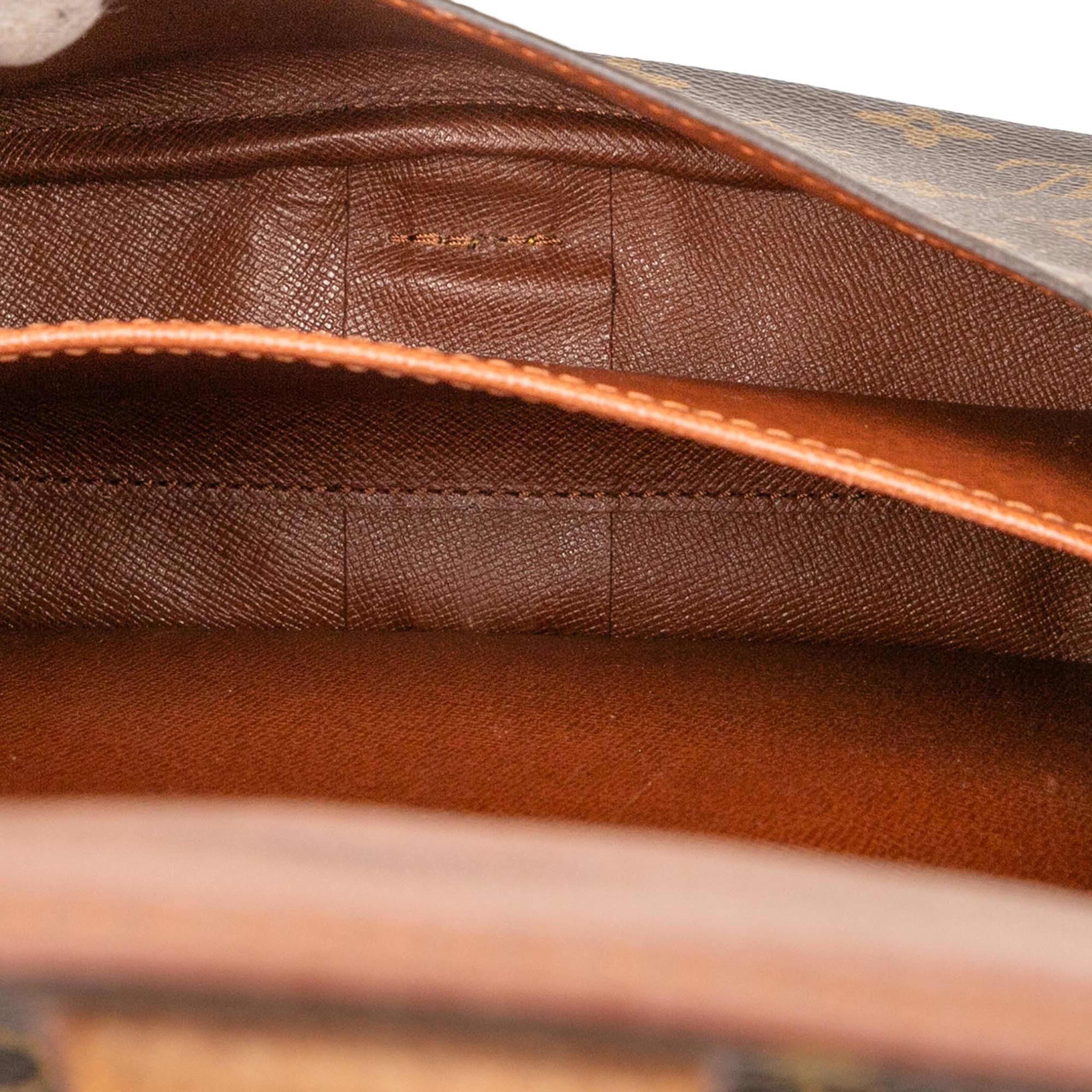 Louis Vuitton Monogram Cartouchiere Mm, från Luxclusif, i färgen brown. Klicka för att öppna bilden i stort format