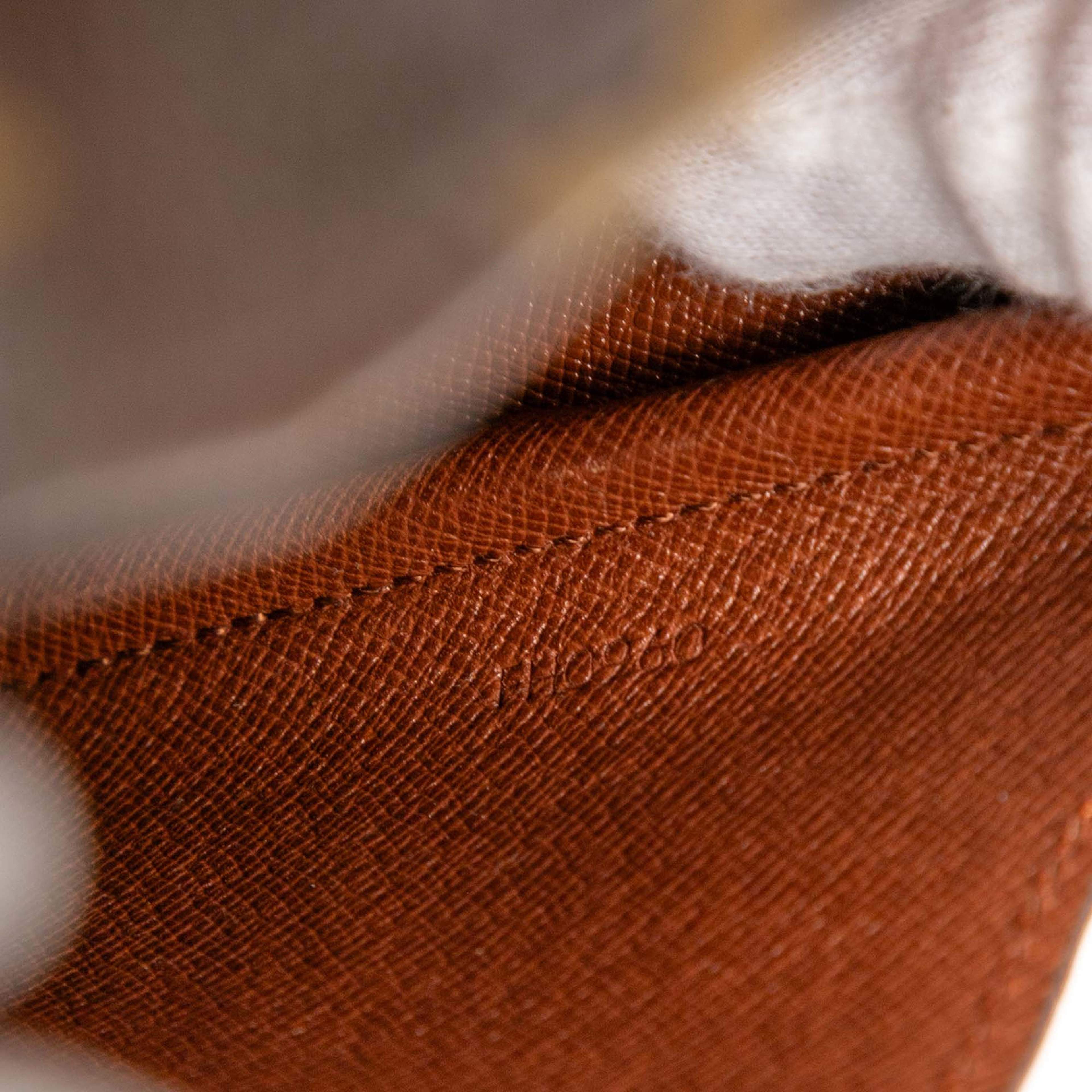 Louis Vuitton Monogram Cartouchiere Mm, från Luxclusif, i färgen brown. Klicka för att öppna bilden i stort format