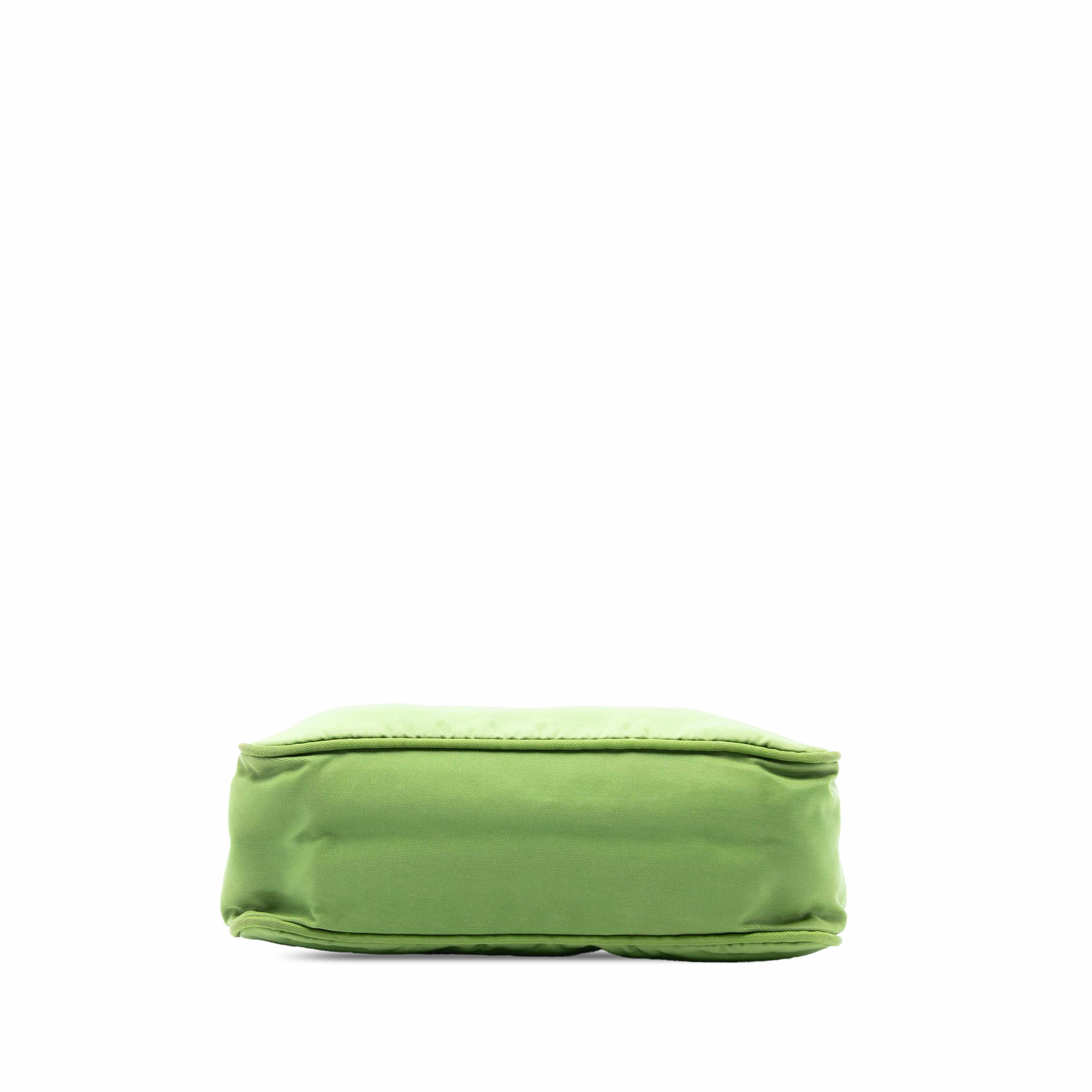 Prada Tessuto Shoulder Bag, från Luxclusif, i färgen green. Klicka för att öppna bilden i stort format
