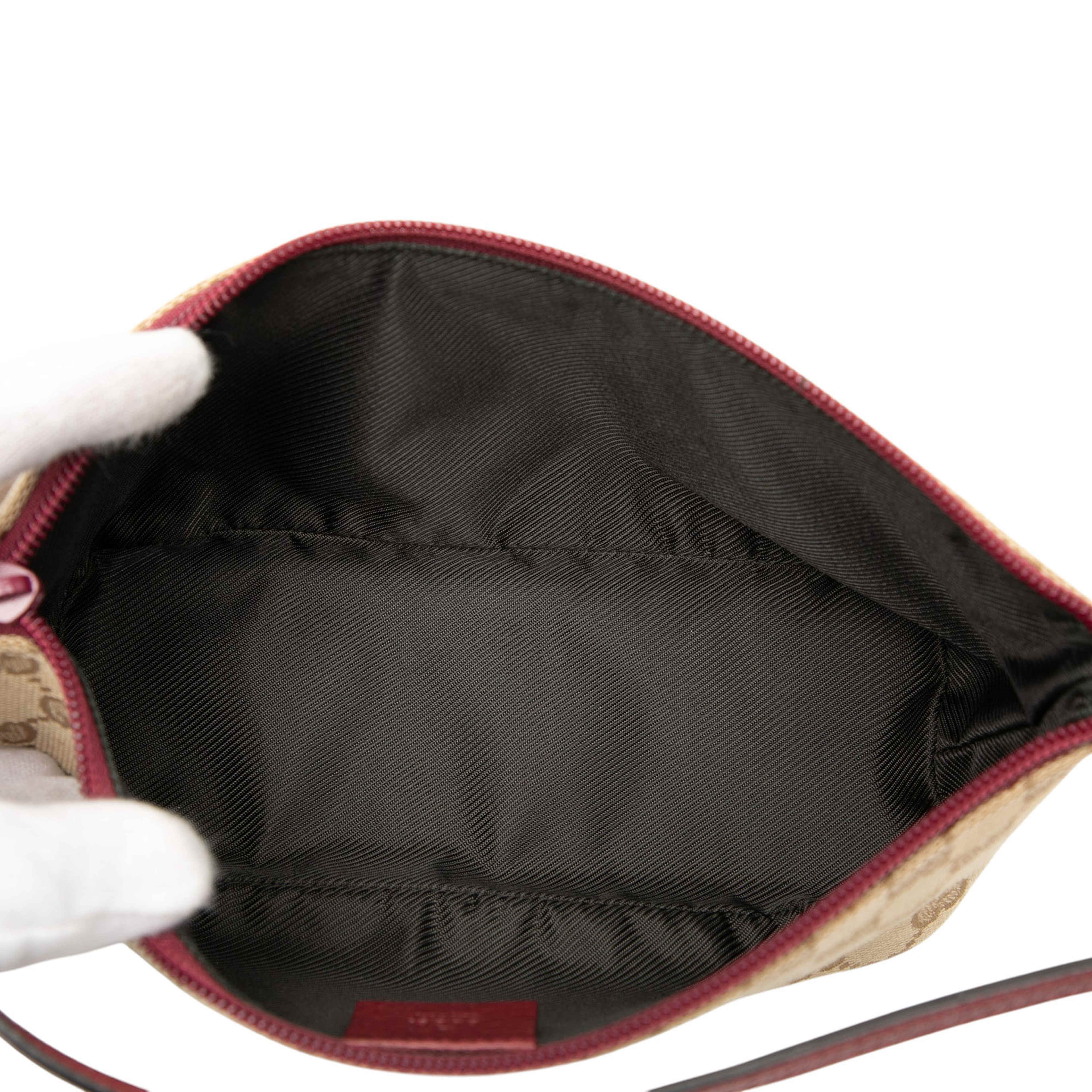 Gucci Gg Canvas Boat, från Luxclusif, i färgen beige. Klicka för att öppna bilden i stort format