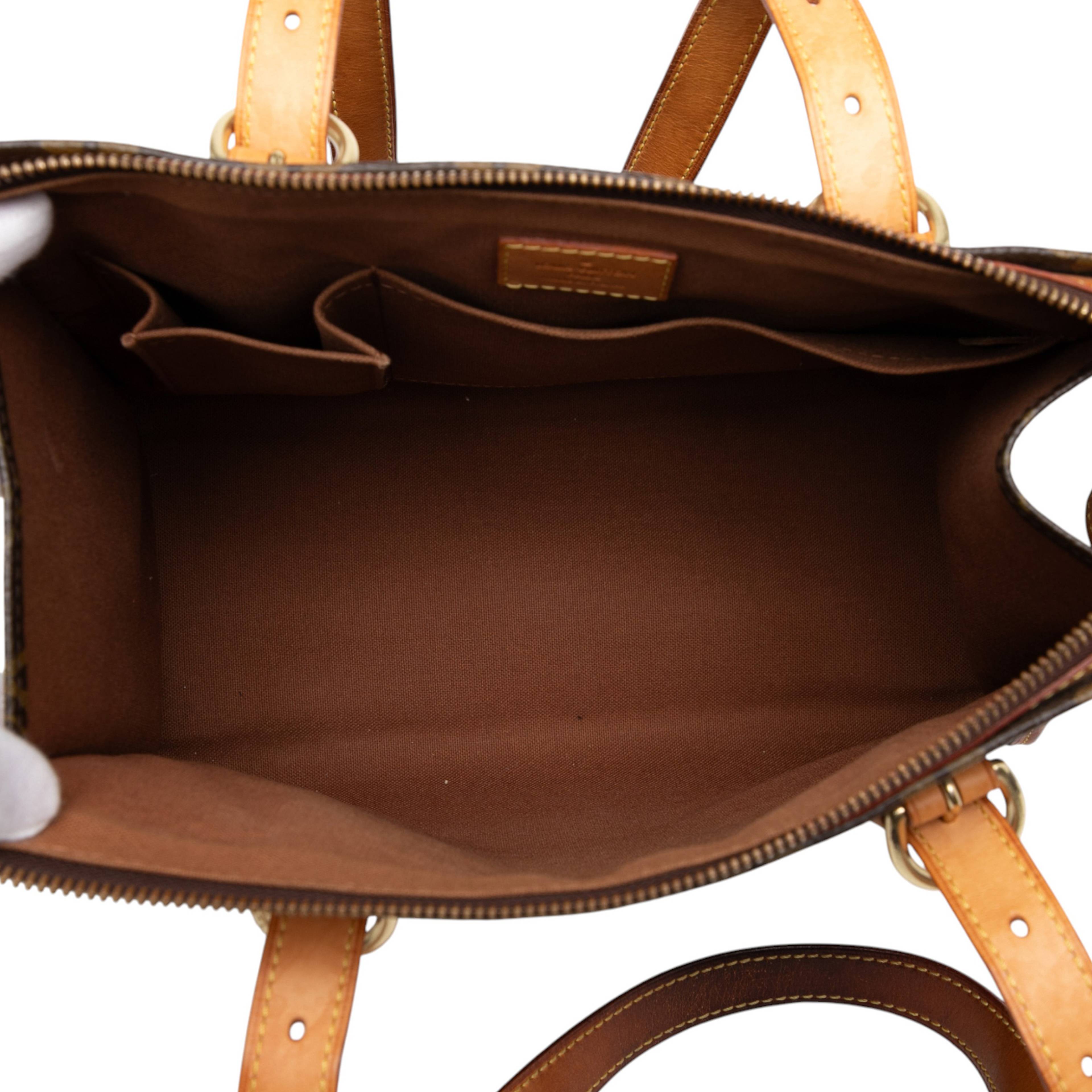 Louis Vuitton Monogram Popincourt Haut, från Luxclusif, i färgen brown. Klicka för att öppna bilden i stort format