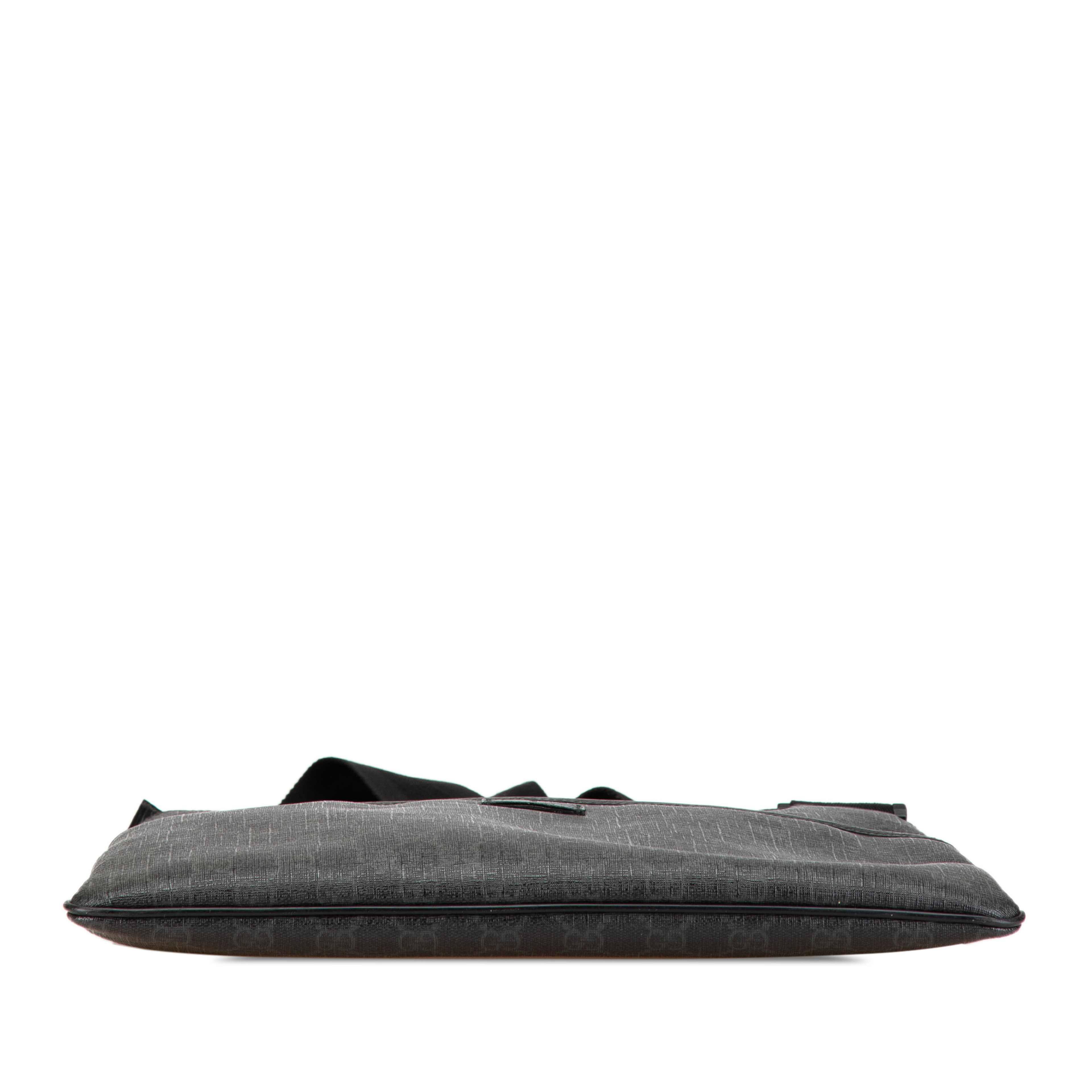 Gucci Gg Supreme Crossbody, från Luxclusif, i färgen black. Klicka för att öppna bilden i stort format