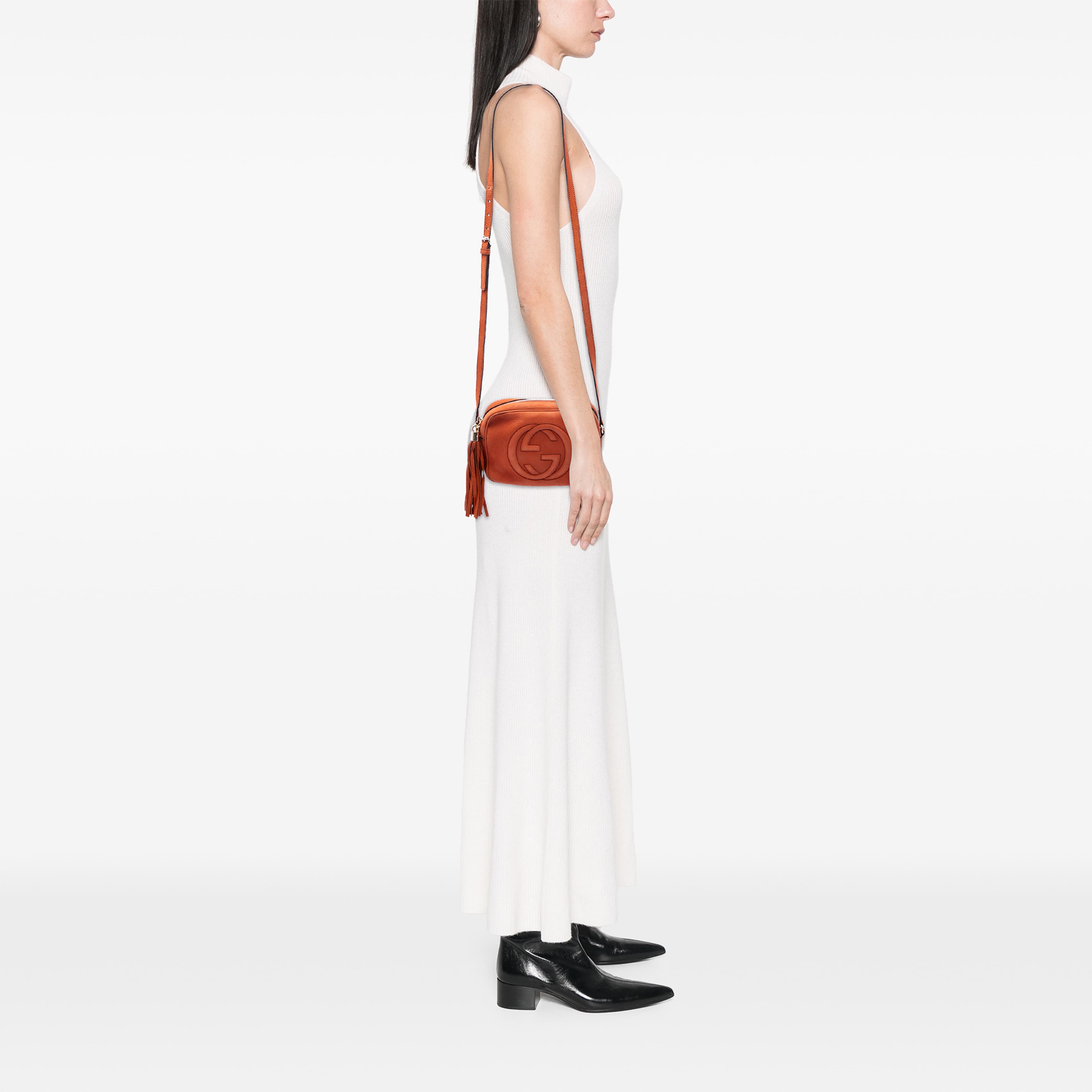 Gucci Nubuck Soho Disco Crossbody, från Luxclusif, i färgen orange. Klicka för att öppna bilden i stort format