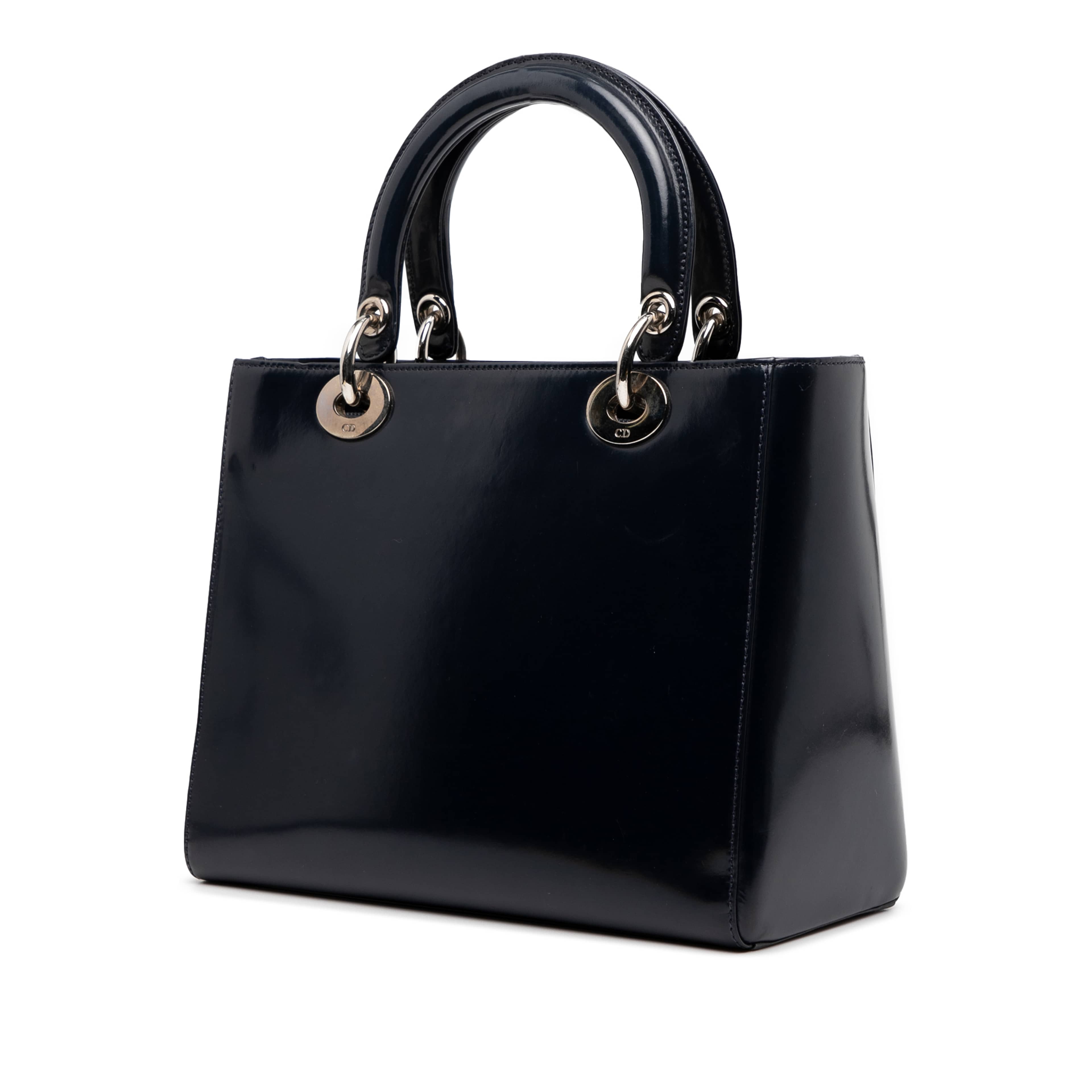 Dior Medium Glazed Calfskin Lady Dior, från Luxclusif, i färgen navy. Klicka för att öppna bilden i stort format