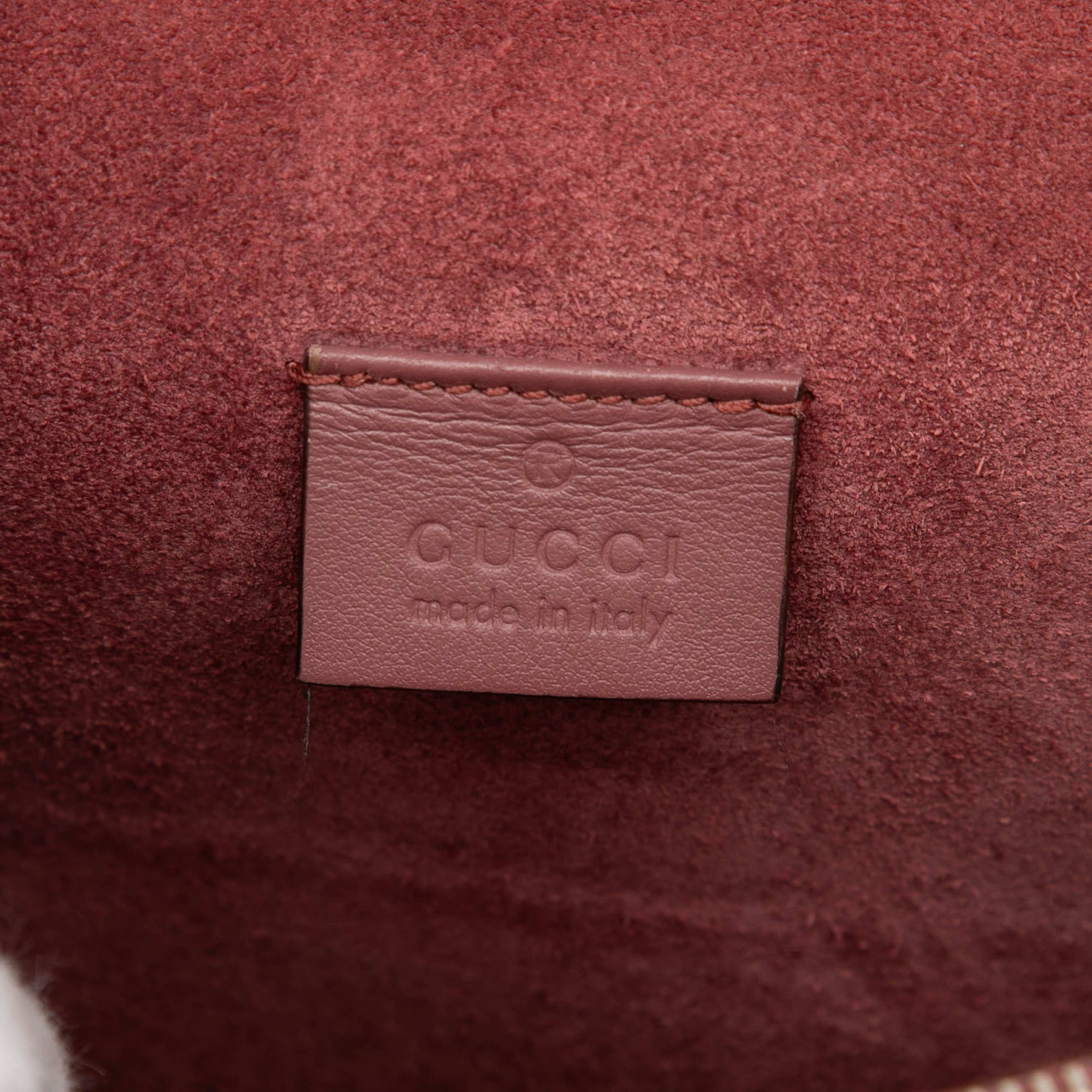 Gucci Small Gg Supreme Blooms Dionysus Shoulder Bag, från Luxclusif, i färgen beige. Klicka för att öppna bilden i stort format