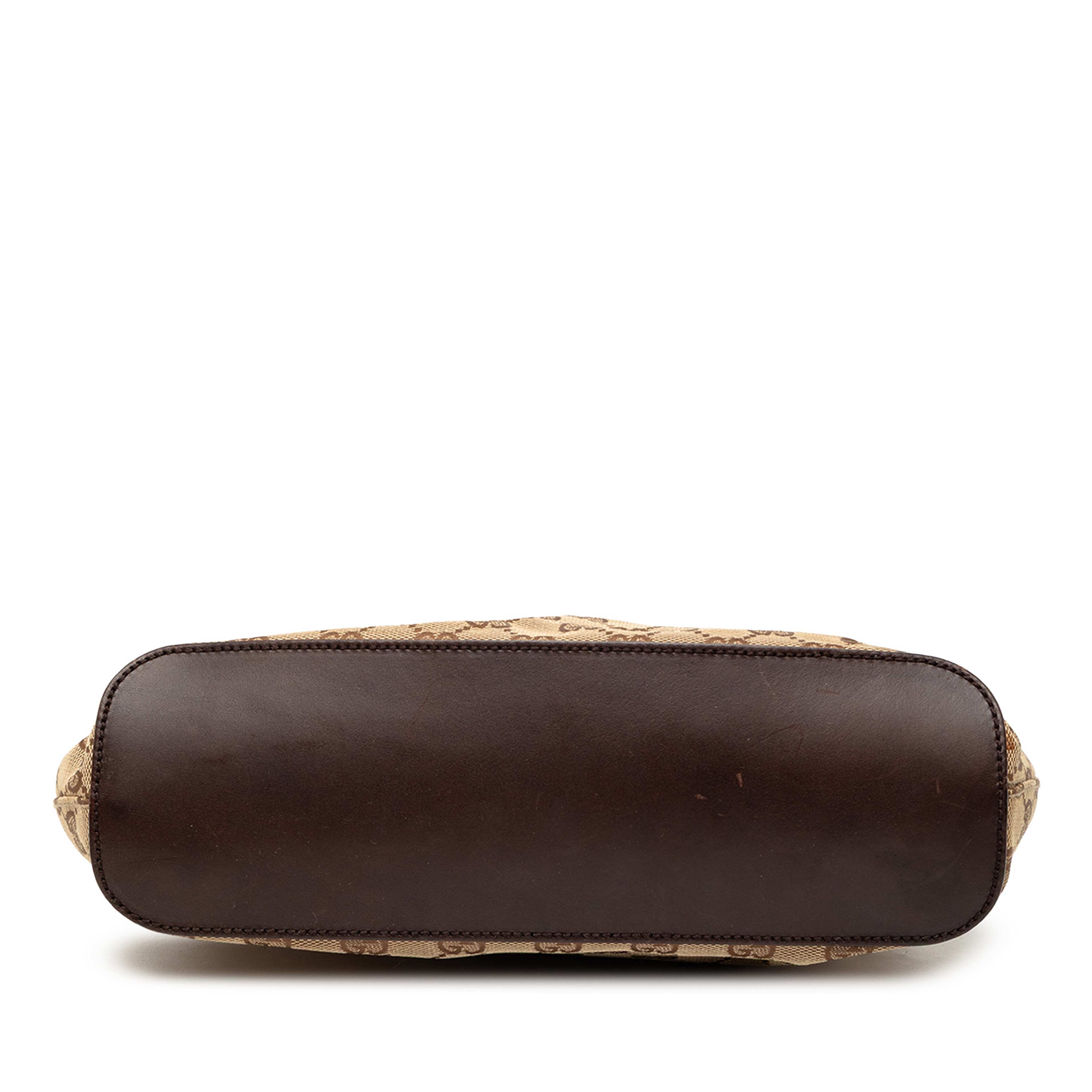 Gucci Gg Canvas Shoulder Bag, från Luxclusif, i färgen beige. Klicka för att öppna bilden i stort format